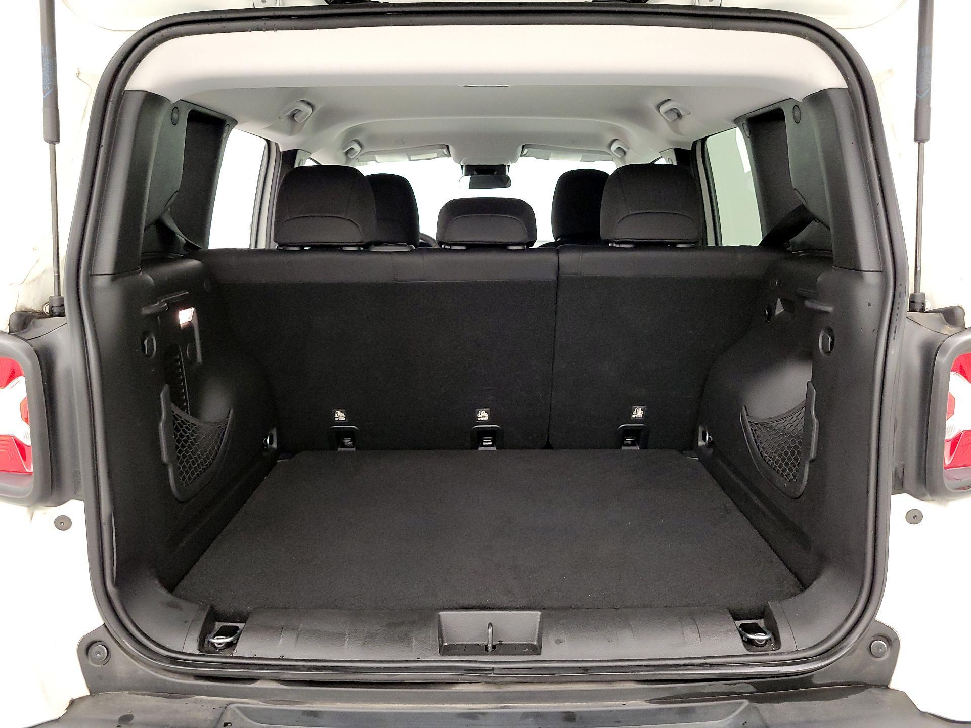 Thumbnail: 2019 Jeep Renegade - 20