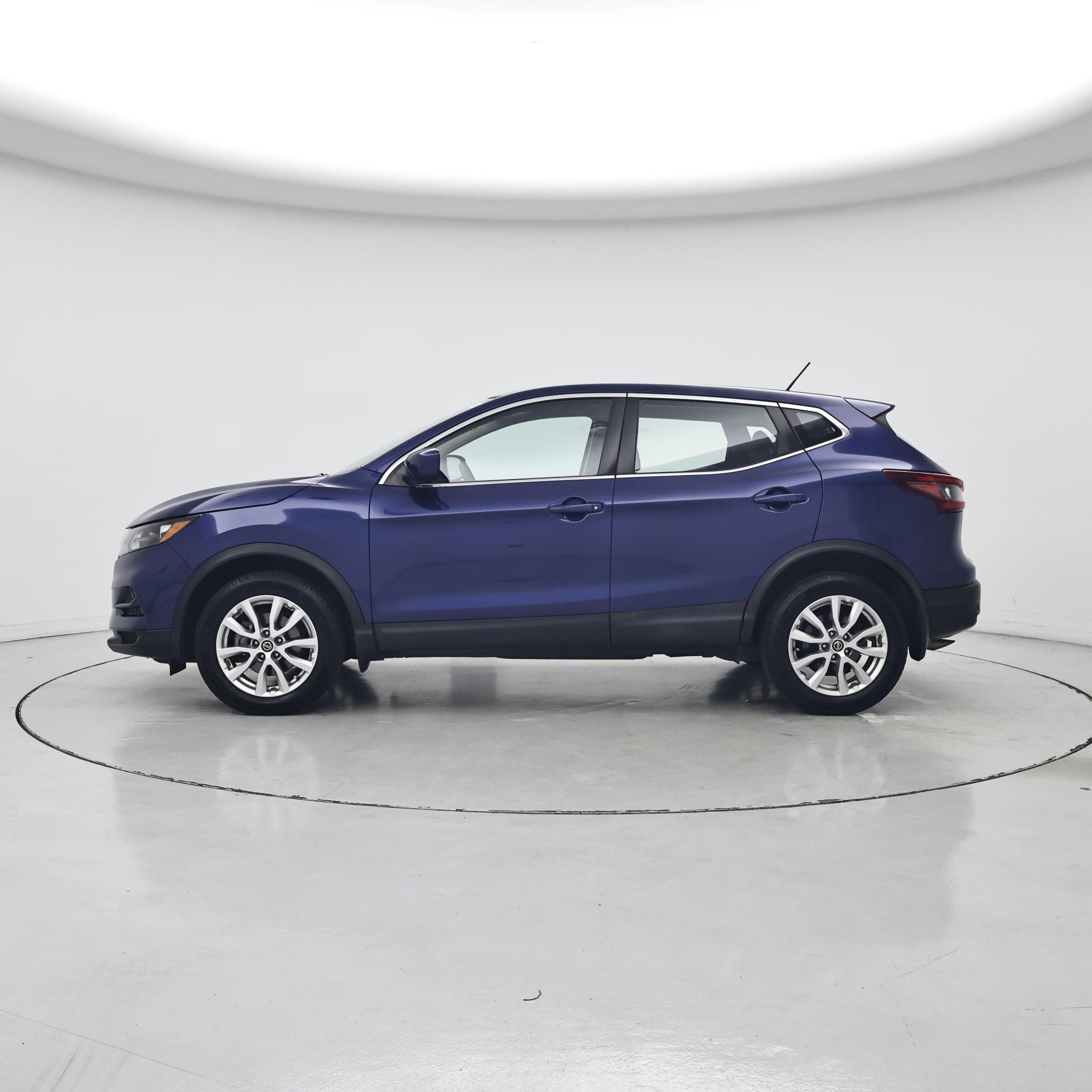 Thumbnail: 2020 Nissan Rogue Sport - 3