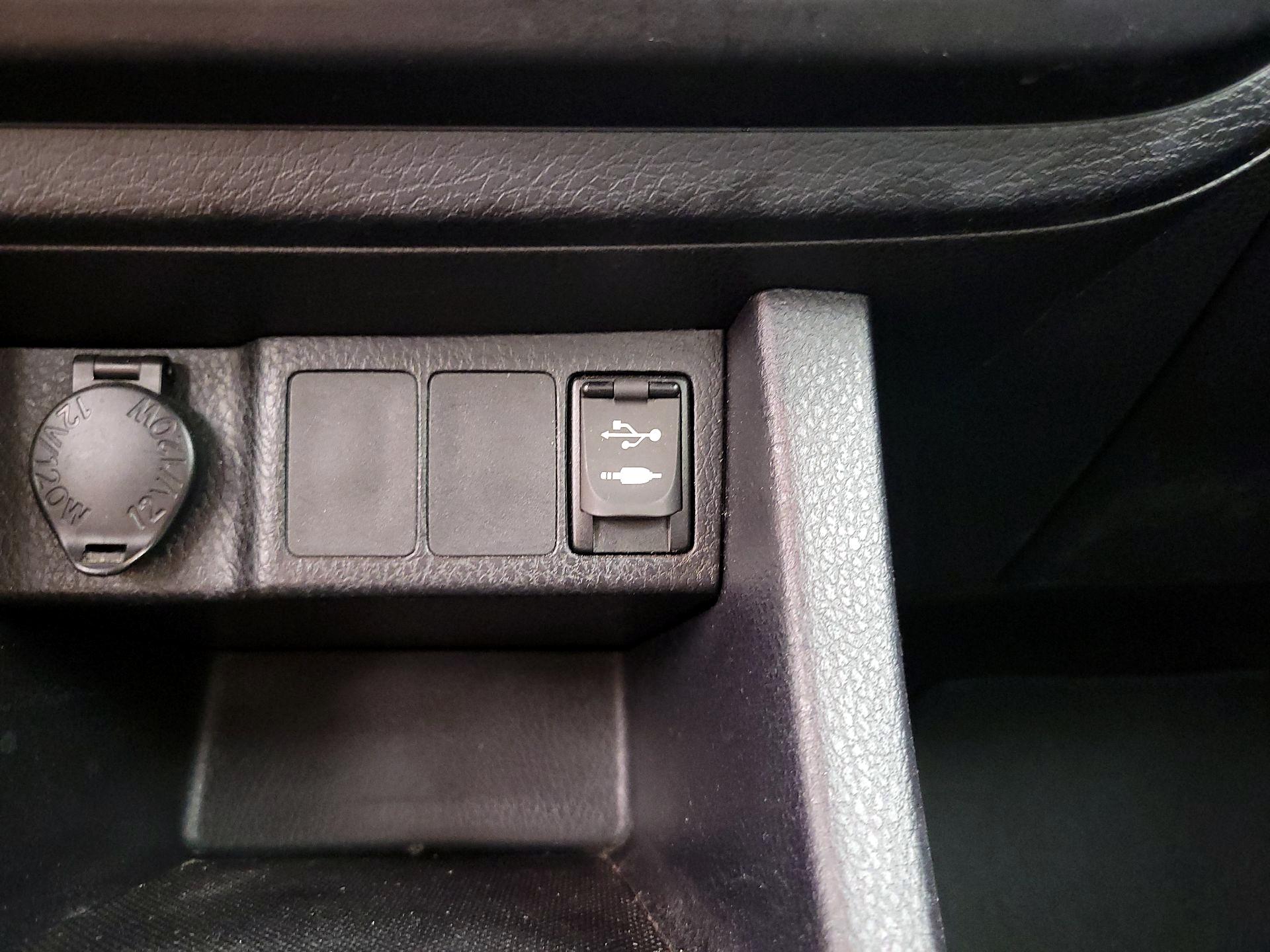 Thumbnail: 2014 Toyota Corolla - 17