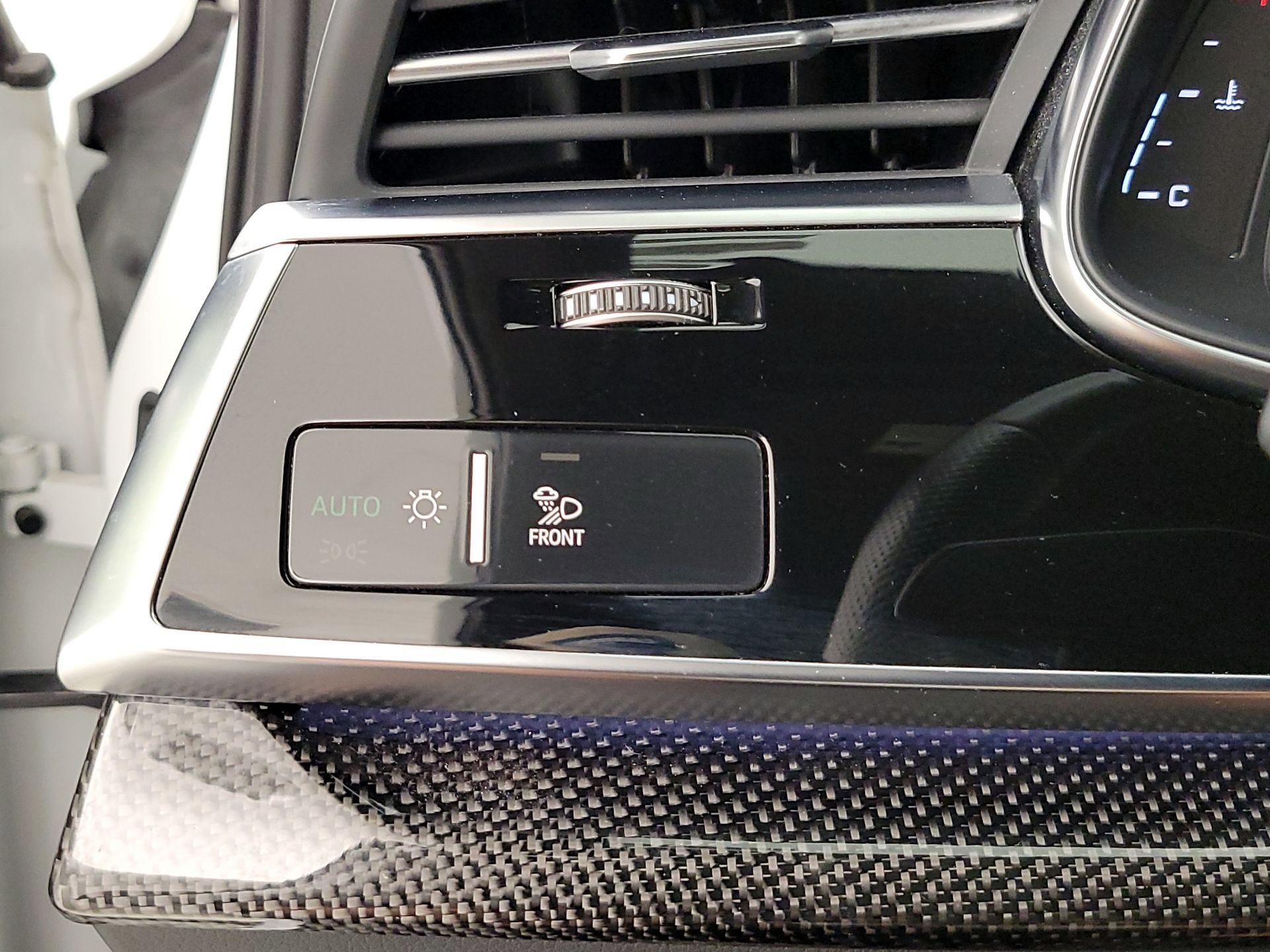 Thumbnail: 2020 Audi SQ7 - 13
