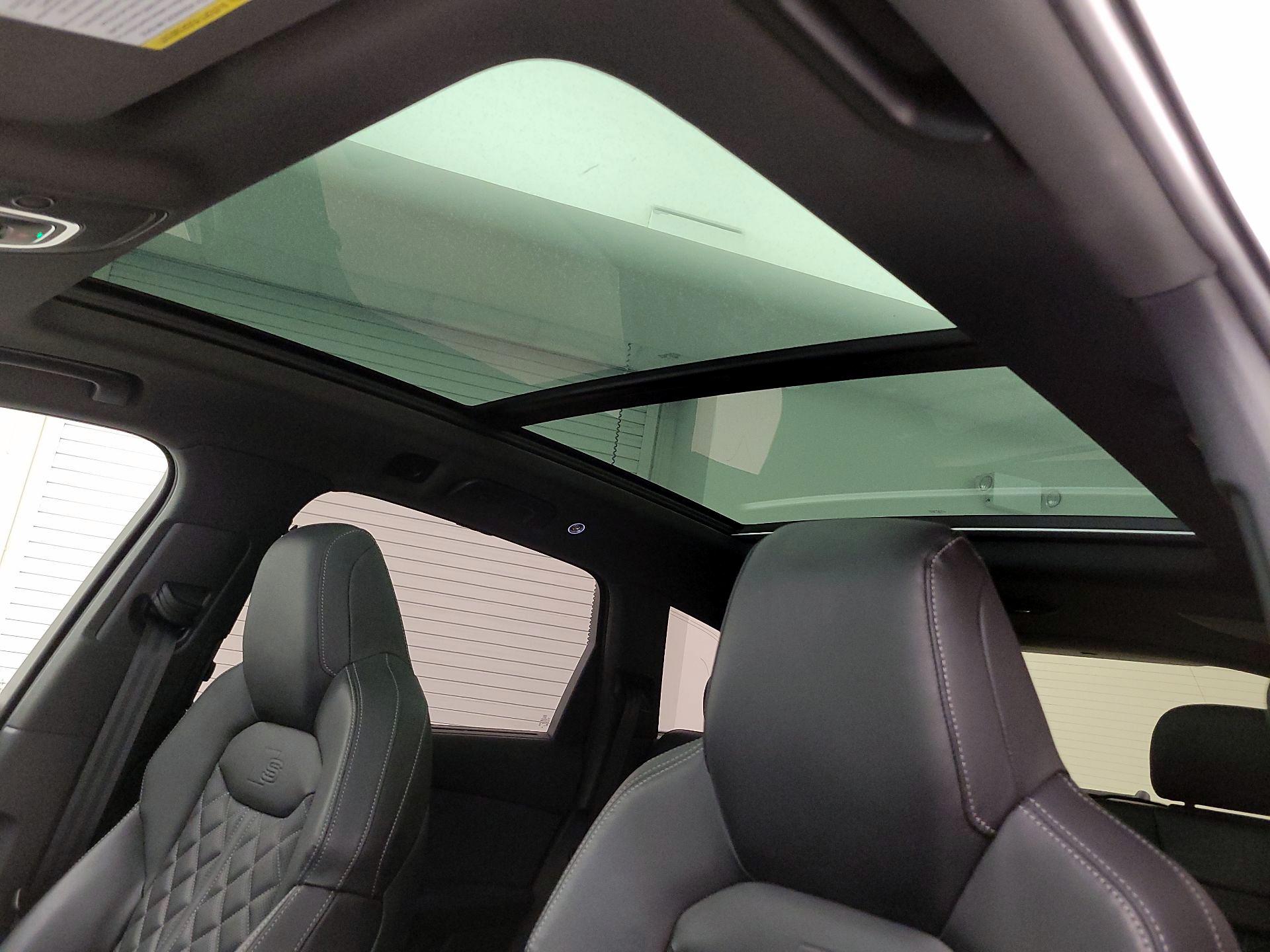 Thumbnail: 2020 Audi SQ7 - 20