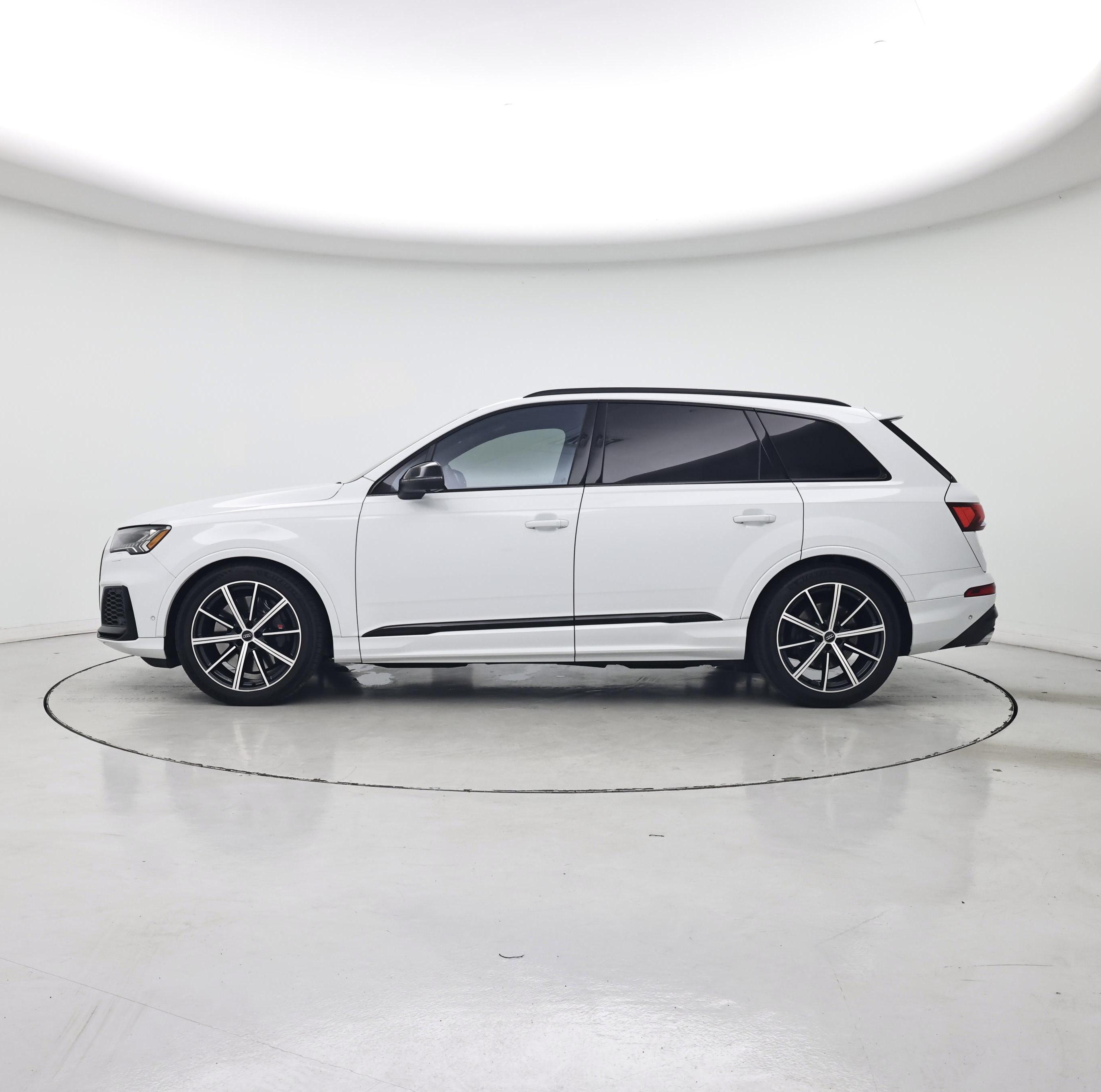 Thumbnail: 2020 Audi SQ7 - 3