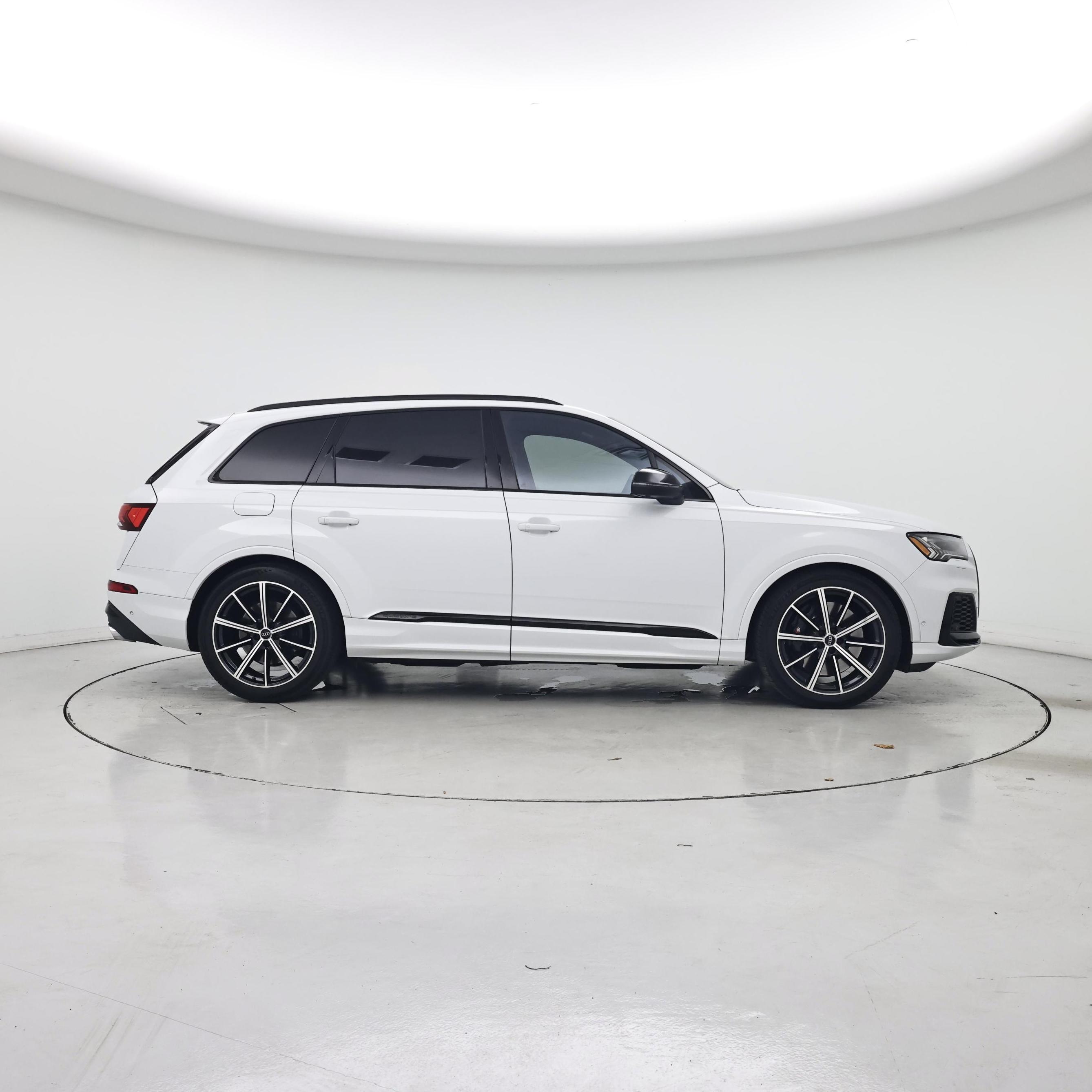 Thumbnail: 2020 Audi SQ7 - 7