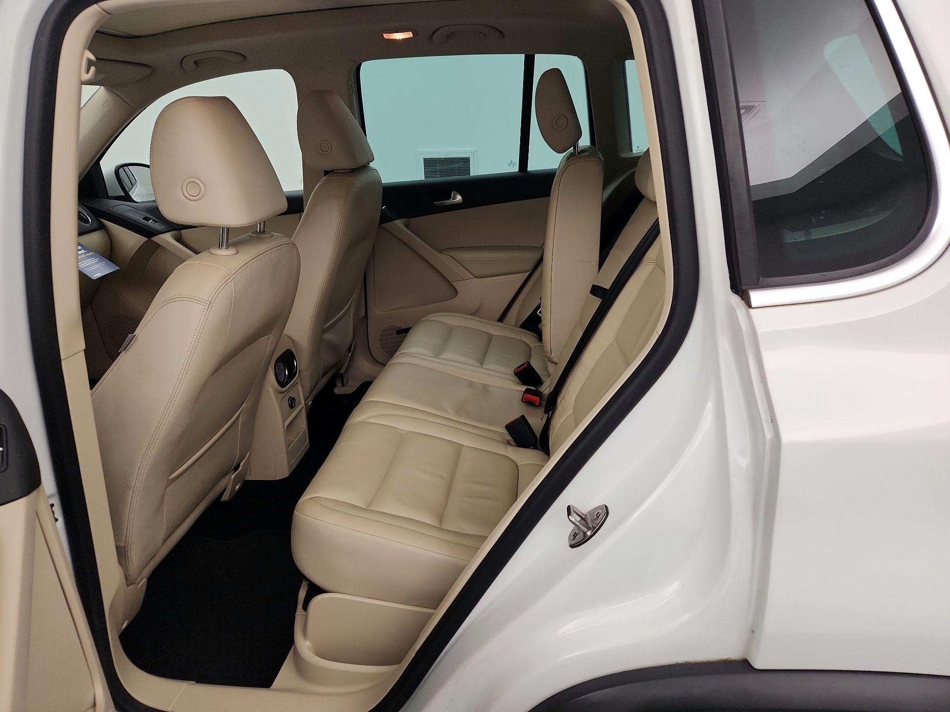 Thumbnail: 2016 Volkswagen Tiguan - 19