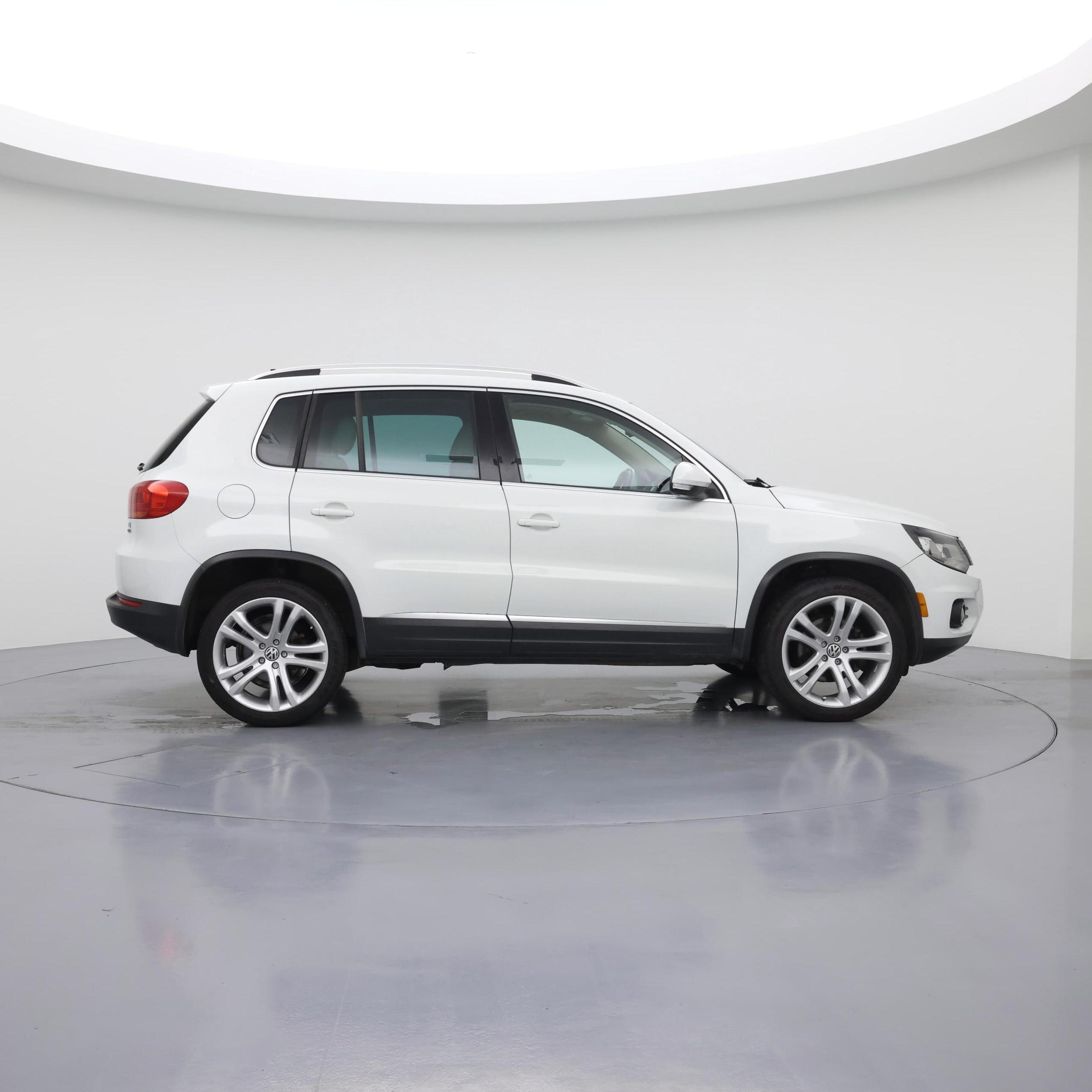Thumbnail: 2016 Volkswagen Tiguan - 7