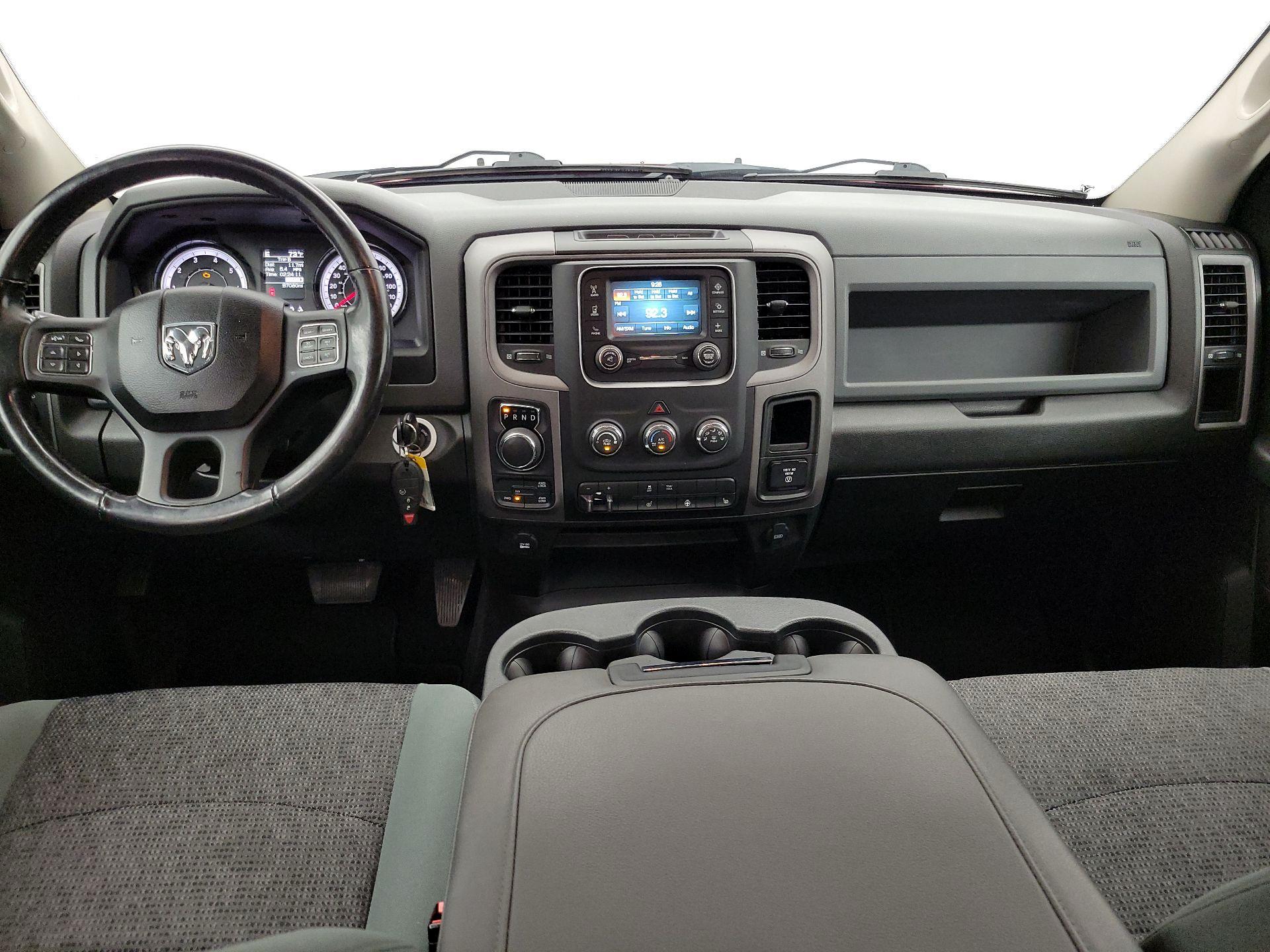 Thumbnail: 2020 RAM 1500 Classic - 9