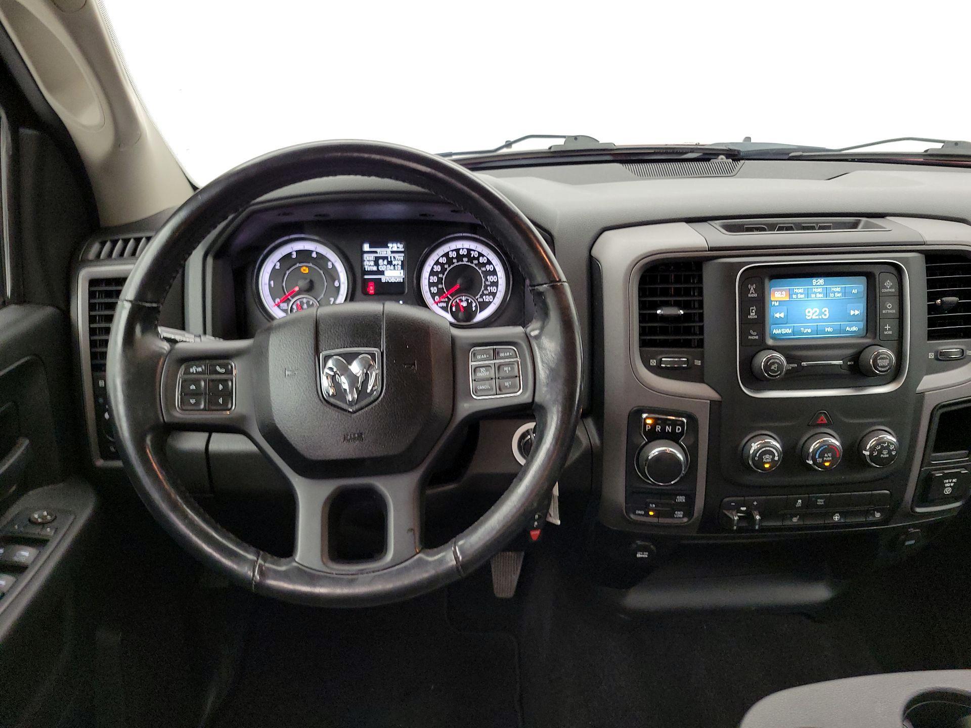 Thumbnail: 2020 RAM 1500 Classic - 10