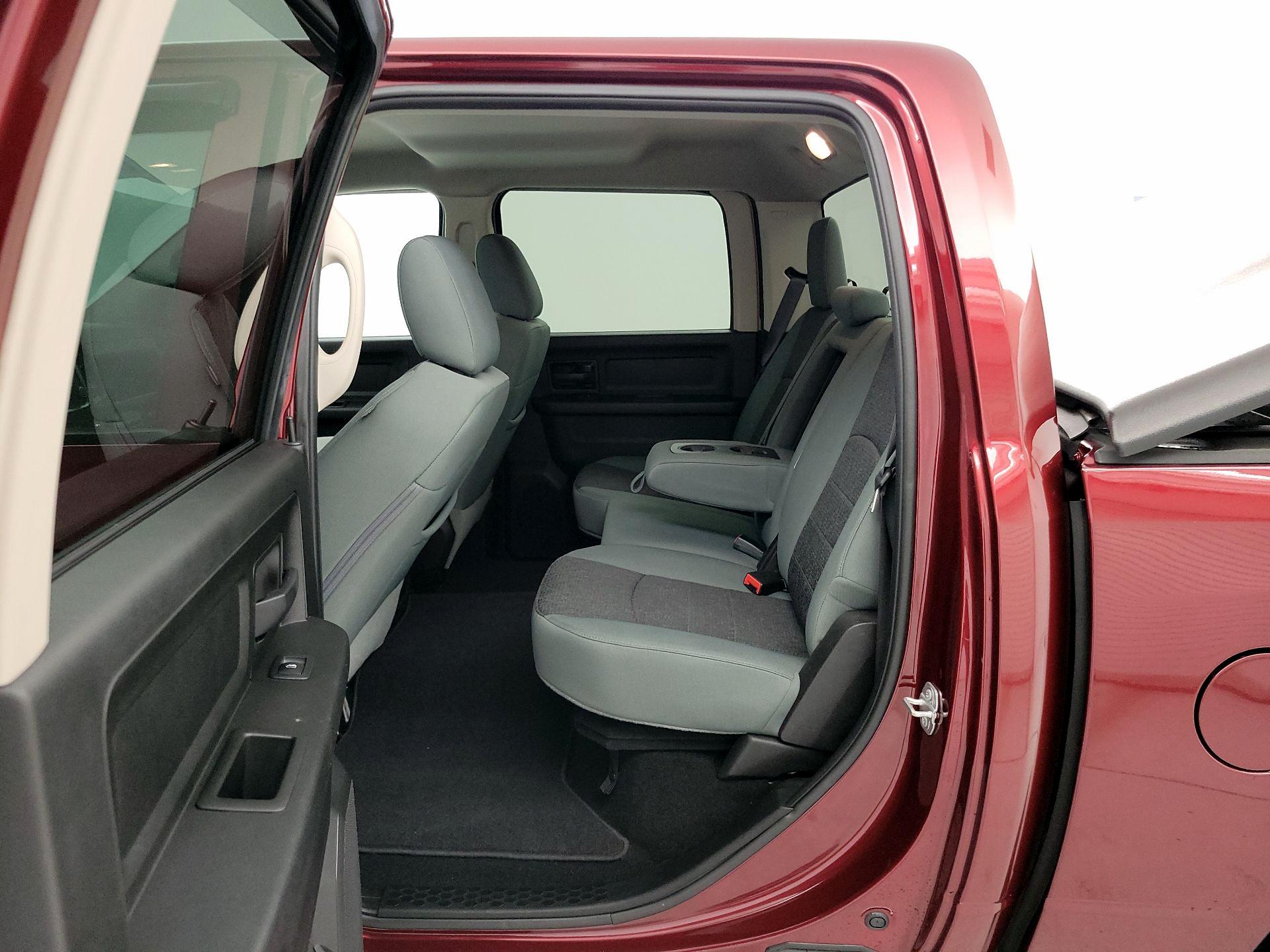 Thumbnail: 2020 RAM 1500 Classic - 19