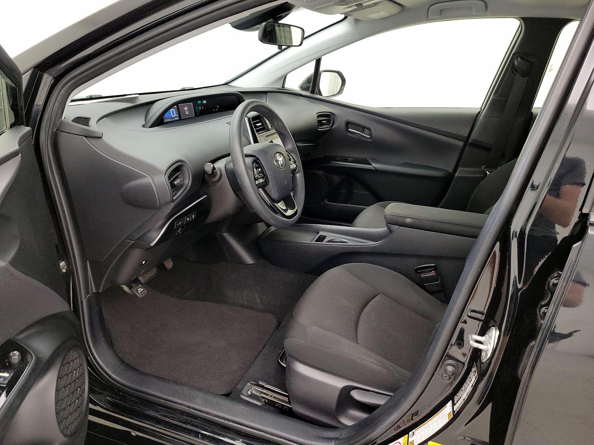Thumbnail: 2019 Toyota Prius - 11
