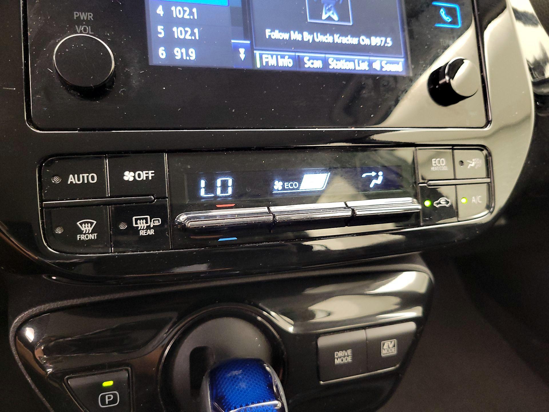 Thumbnail: 2019 Toyota Prius - 16