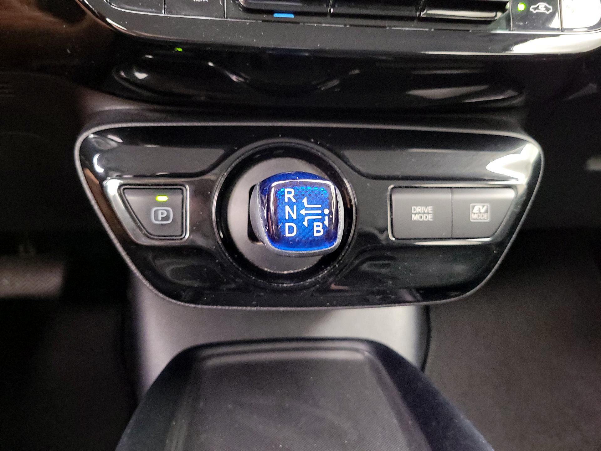 Thumbnail: 2019 Toyota Prius - 17