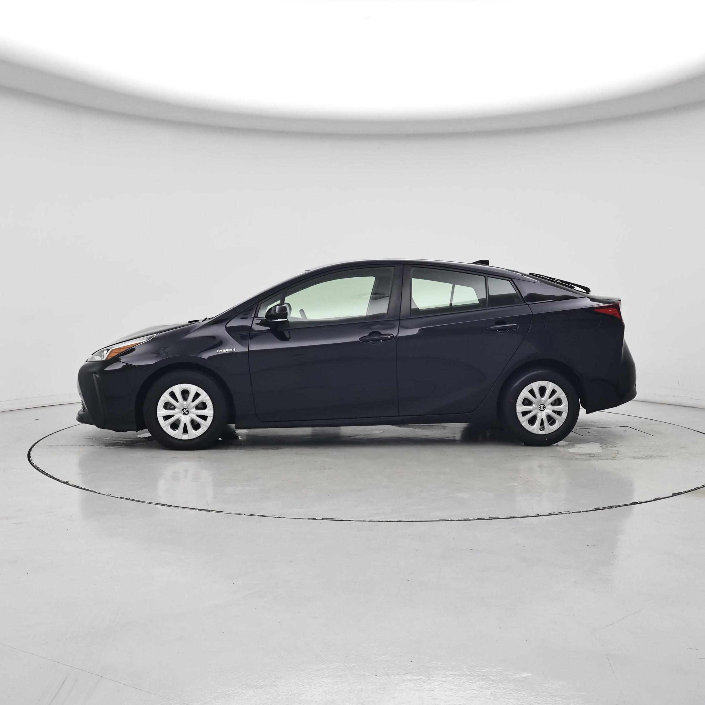 Thumbnail: 2019 Toyota Prius - 3