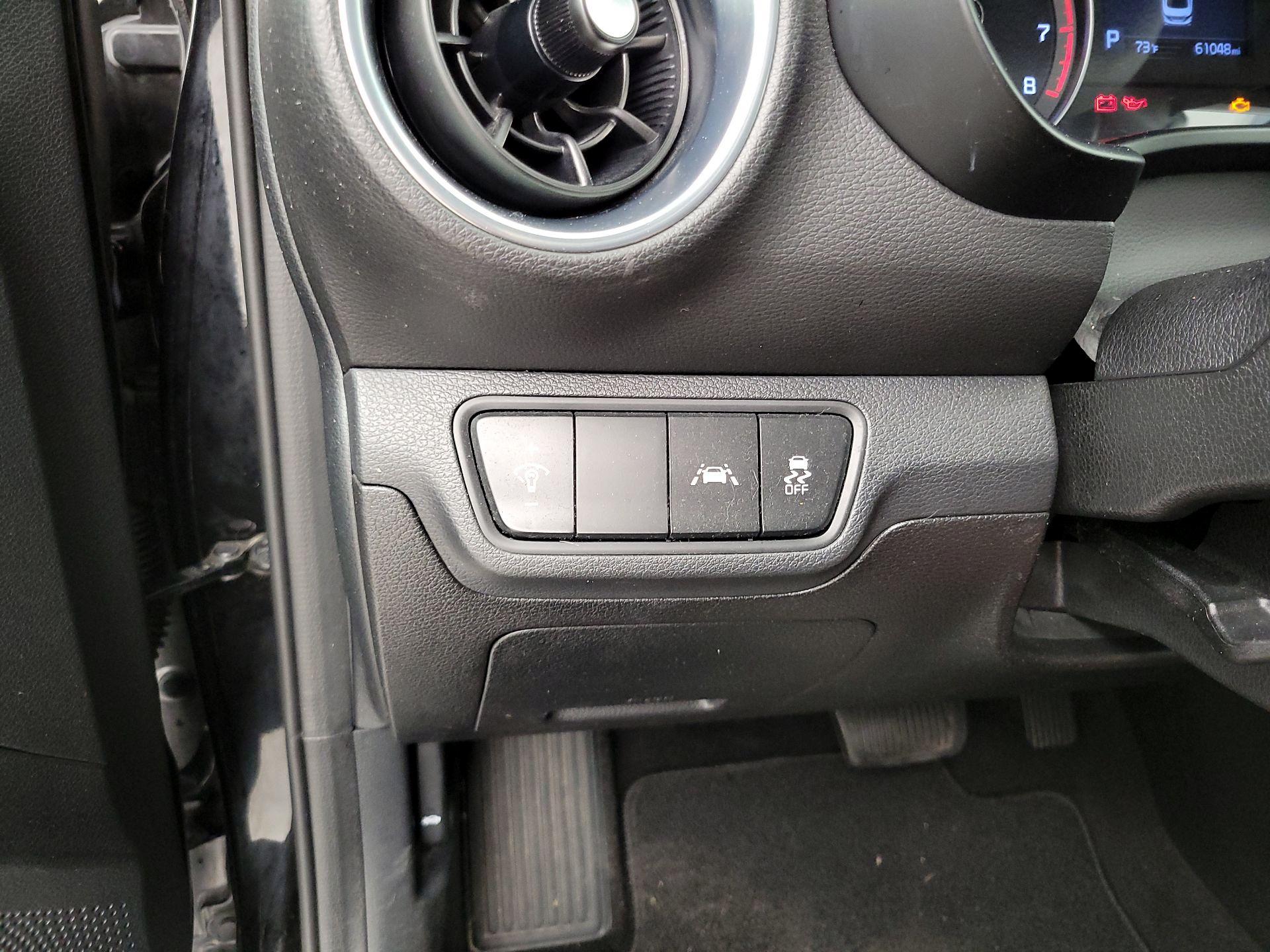 Thumbnail: 2019 Kia Forte - 13