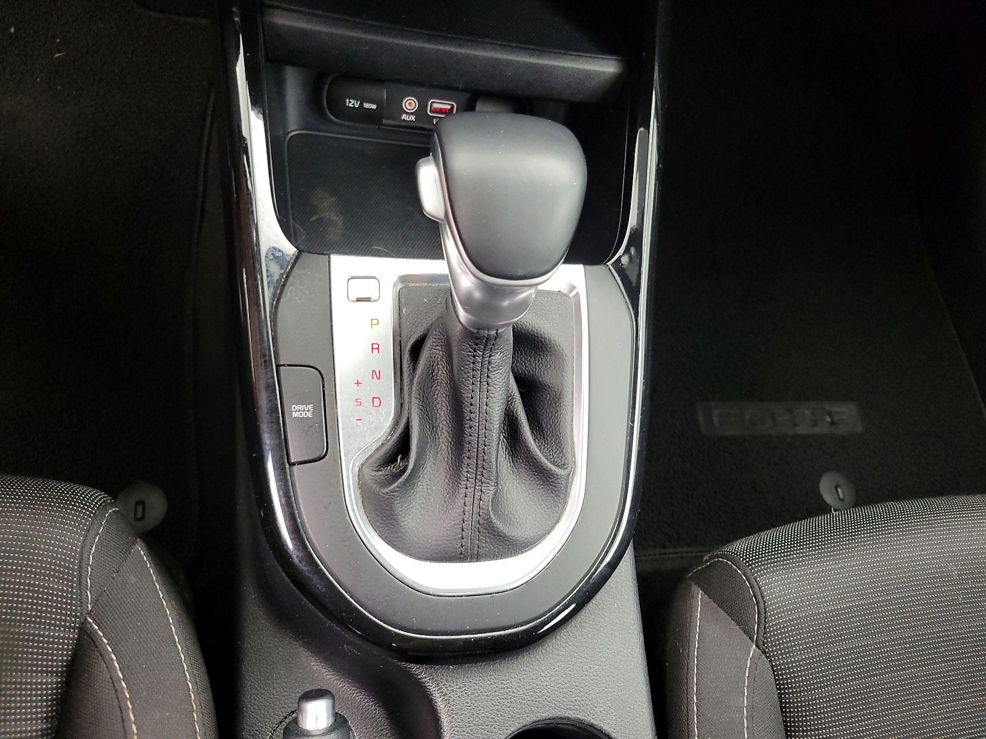 Thumbnail: 2019 Kia Forte - 17