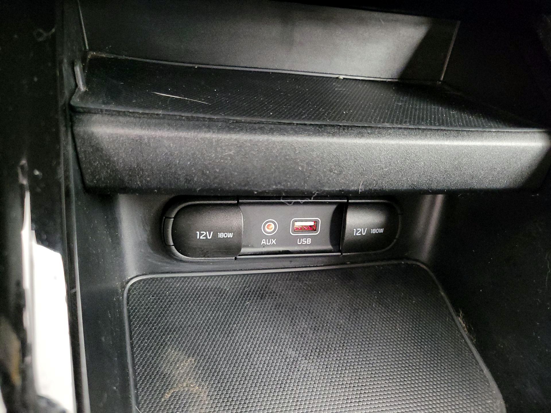 Thumbnail: 2019 Kia Forte - 18