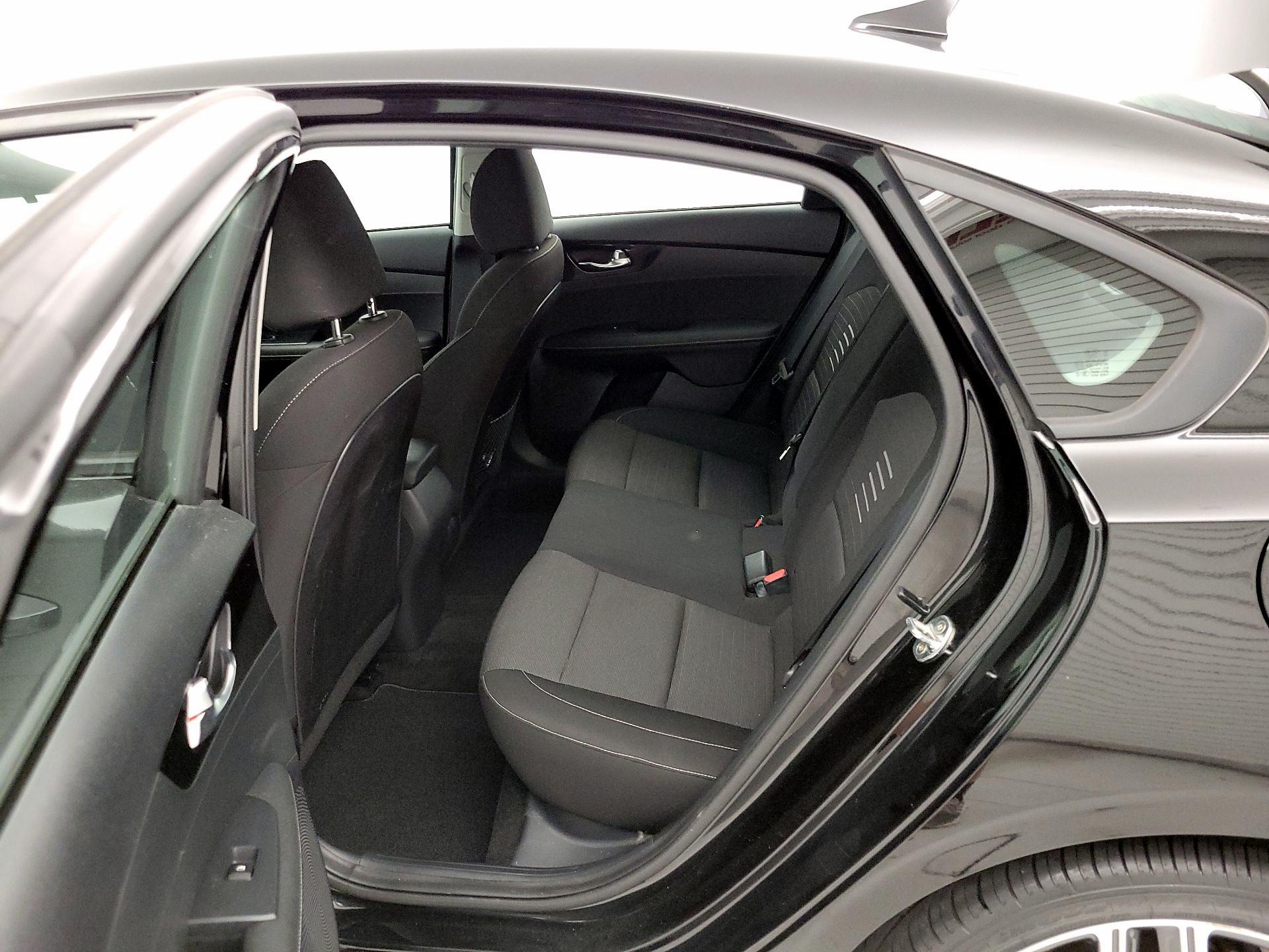 Thumbnail: 2019 Kia Forte - 19