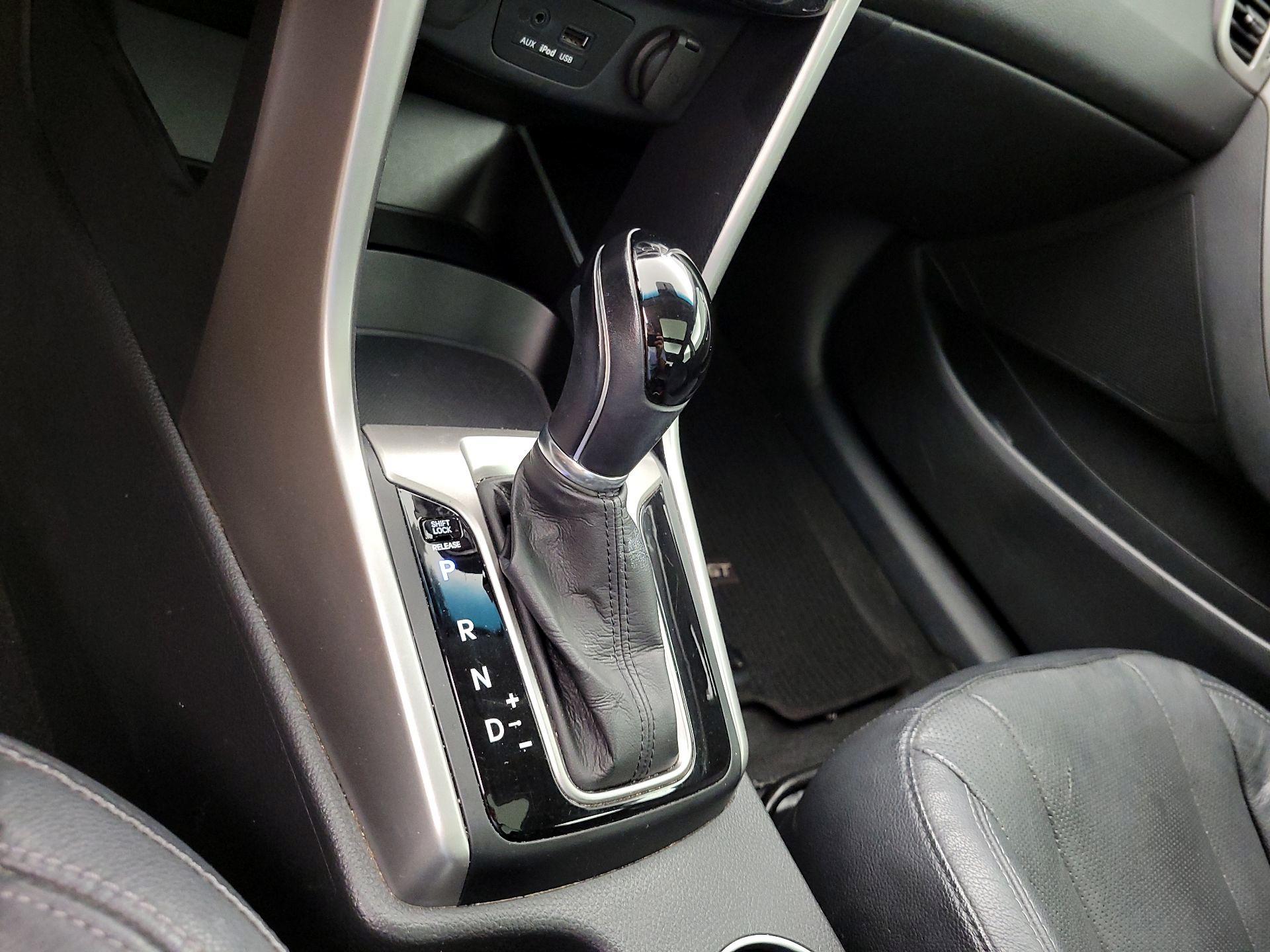 Thumbnail: 2013 Hyundai Elantra - 18
