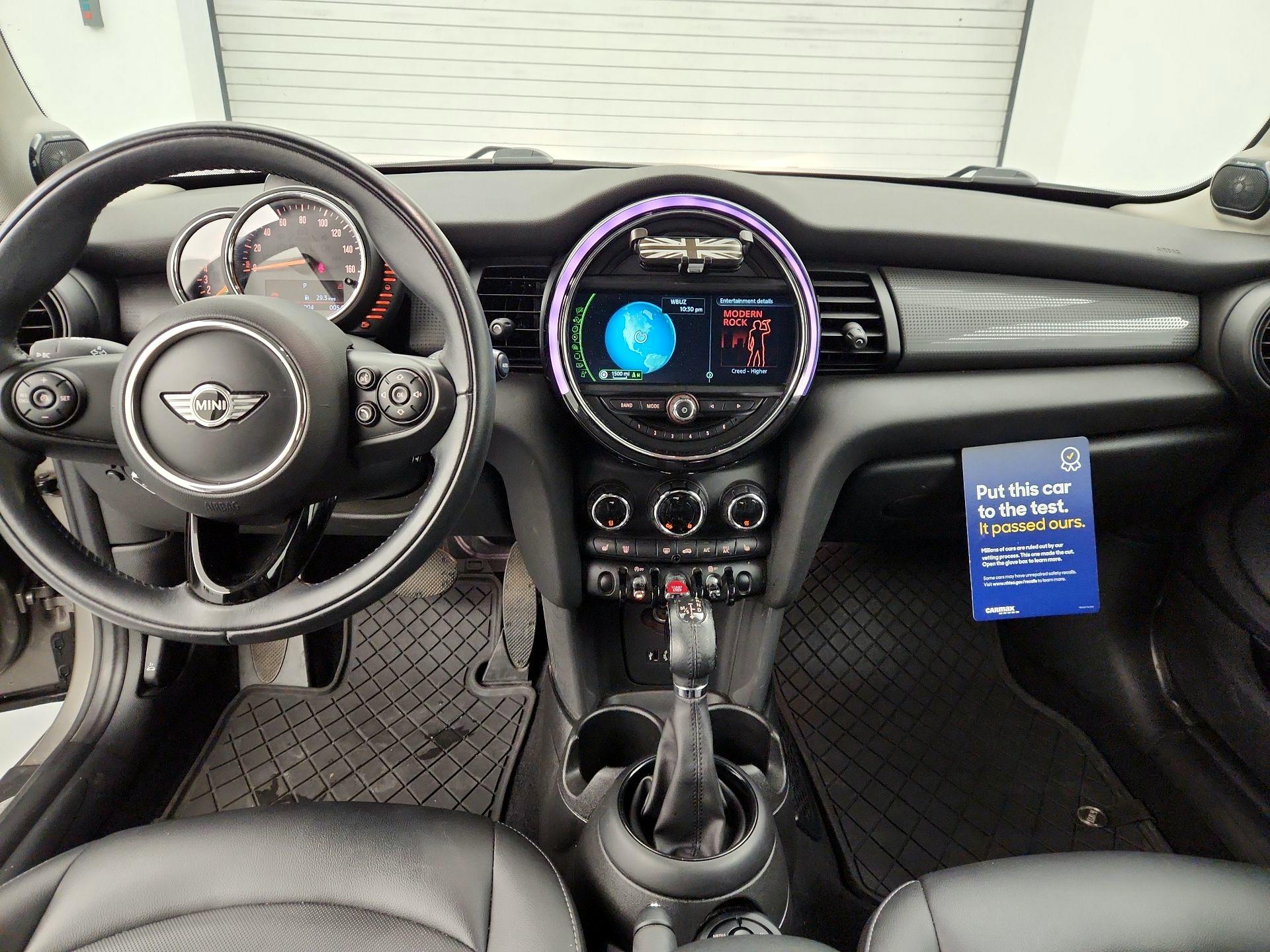 Thumbnail: 2017 MINI Cooper Hardtop - 9