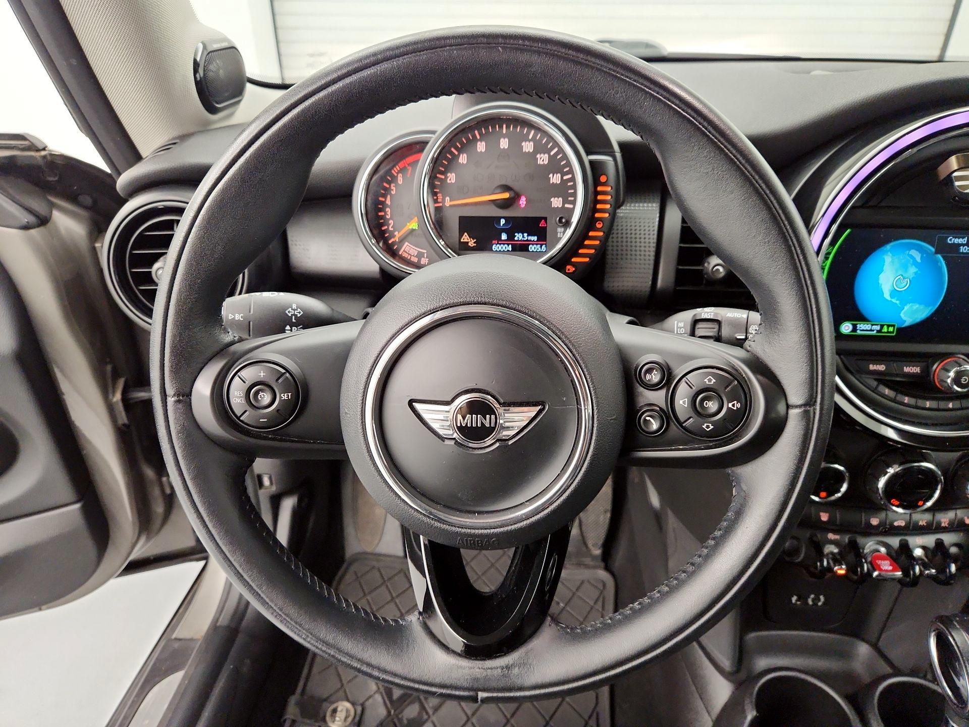 Thumbnail: 2017 MINI Cooper Hardtop - 10