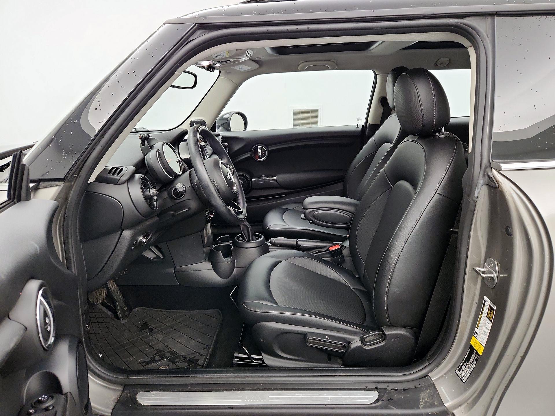 Thumbnail: 2017 MINI Cooper Hardtop - 11