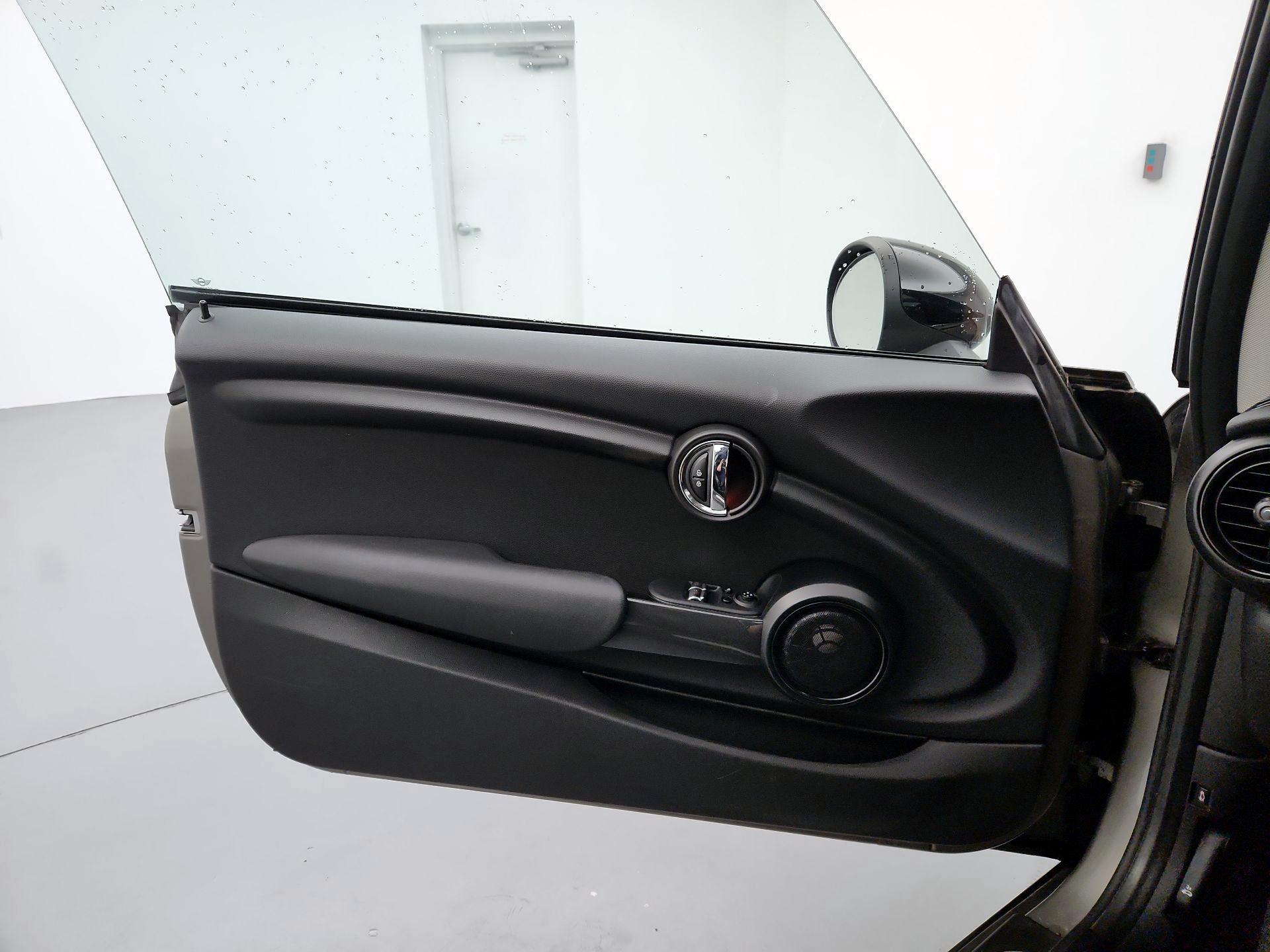 Thumbnail: 2017 MINI Cooper Hardtop - 12