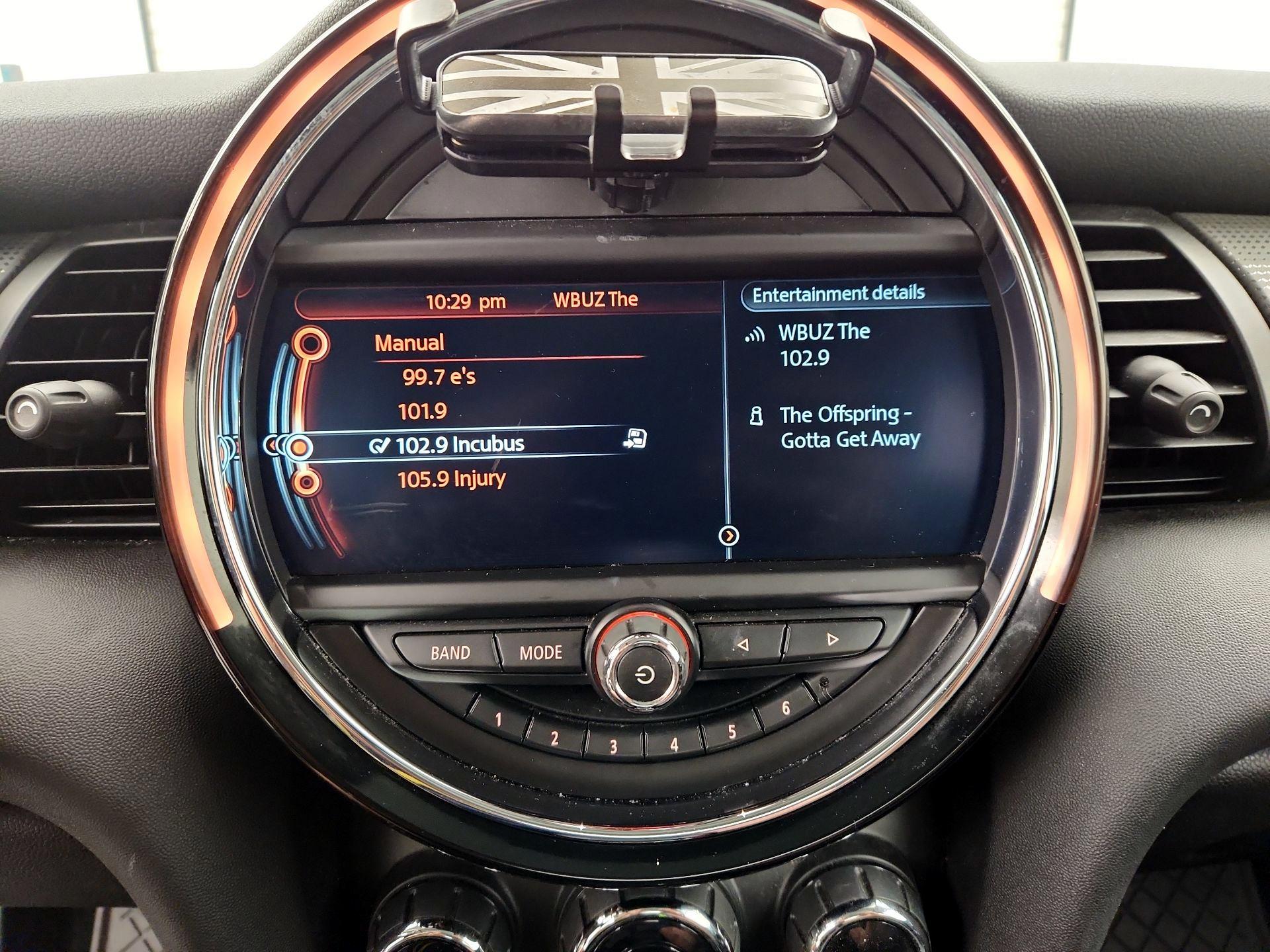 Thumbnail: 2017 MINI Cooper Hardtop - 16