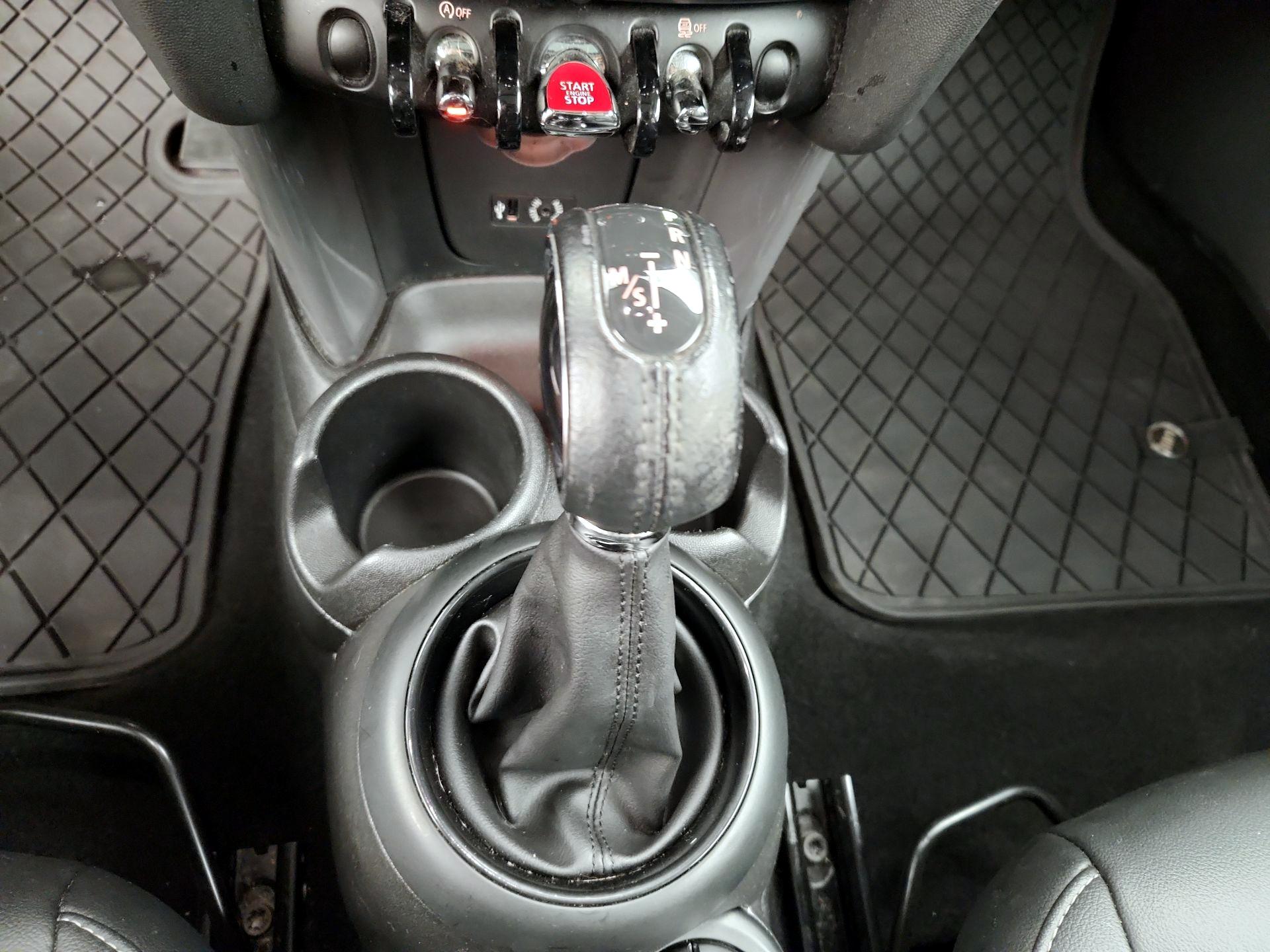 Thumbnail: 2017 MINI Cooper Hardtop - 18