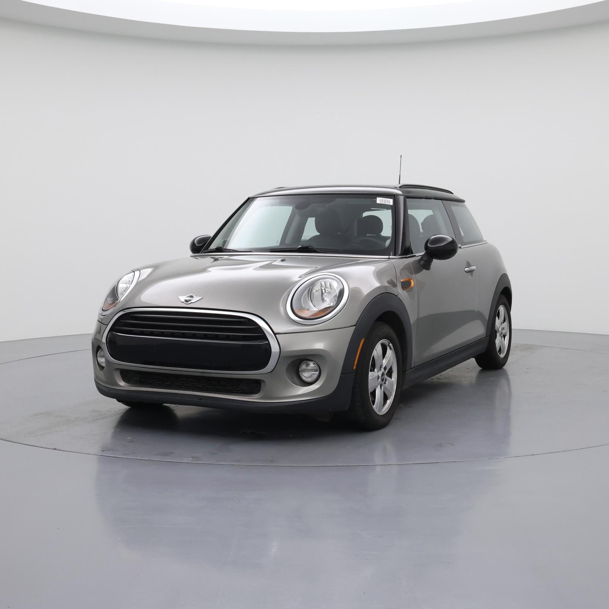 Thumbnail: 2017 MINI Cooper Hardtop - 4