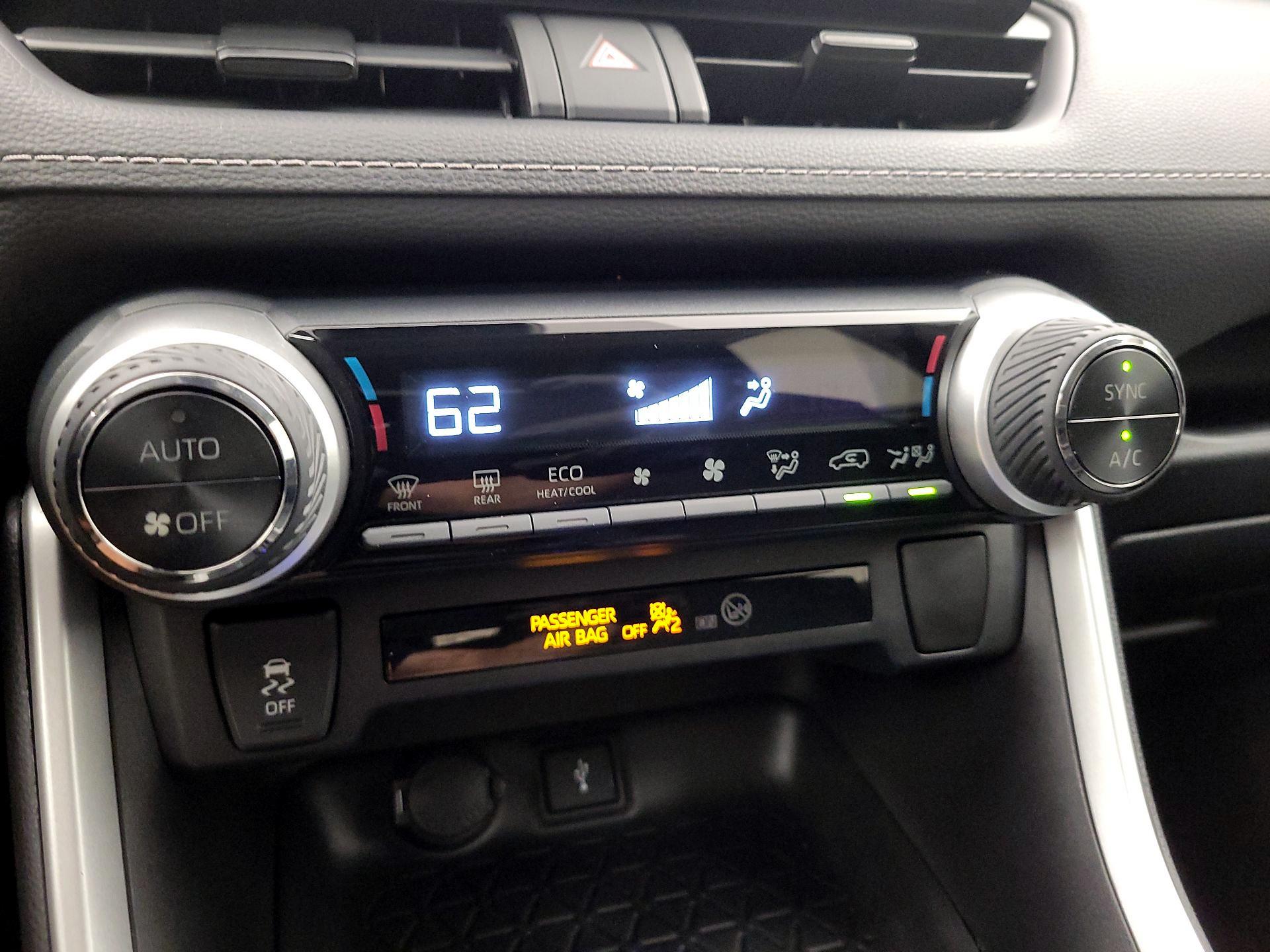 Thumbnail: 2021 Toyota RAV4 - 16