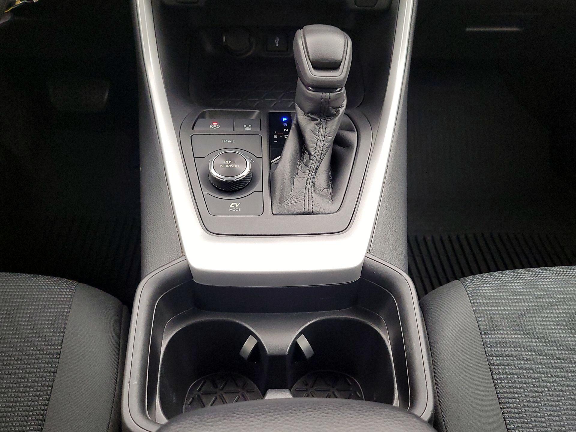 Thumbnail: 2021 Toyota RAV4 - 17