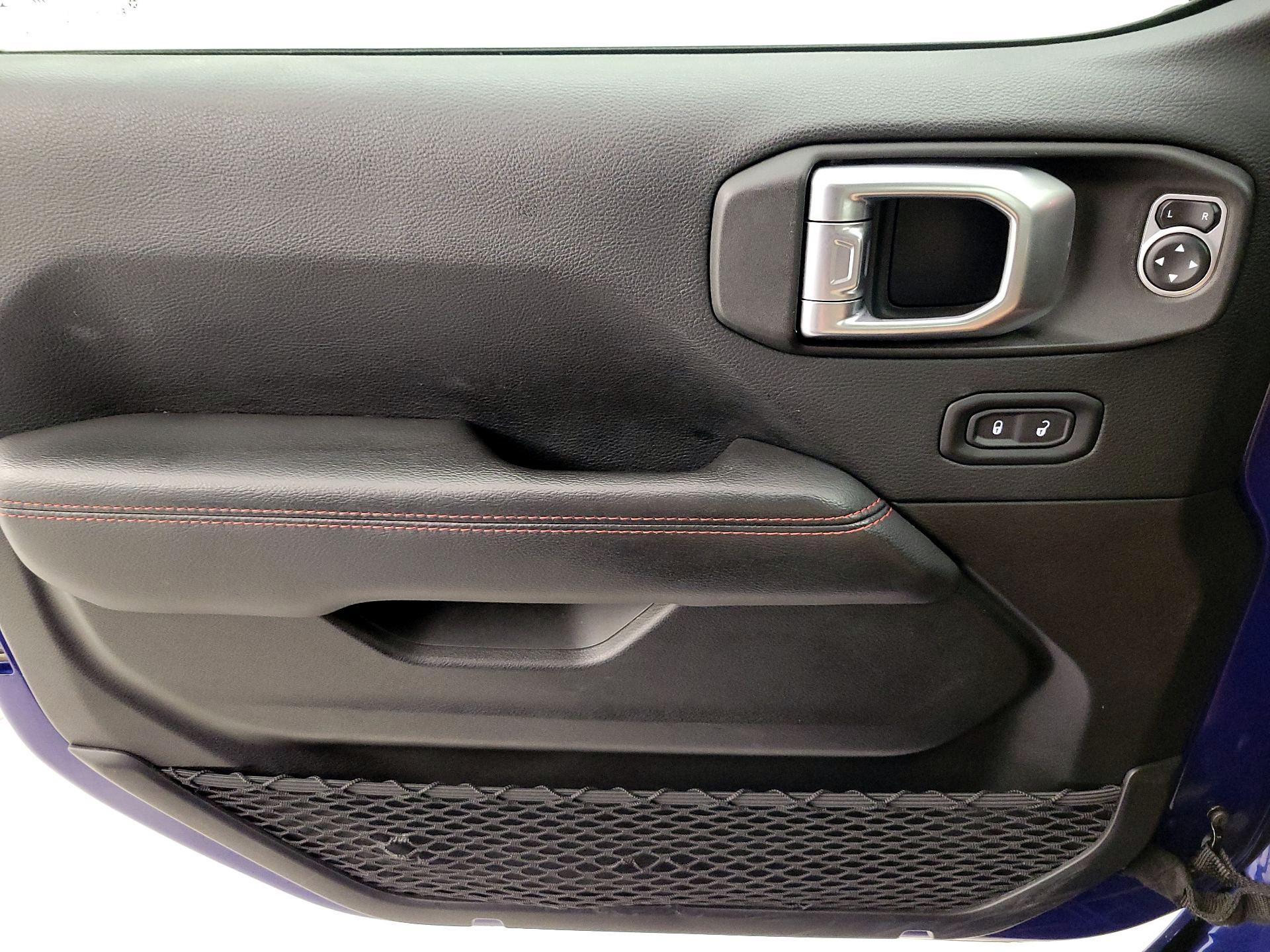 Thumbnail: 2019 Jeep Wrangler - 12
