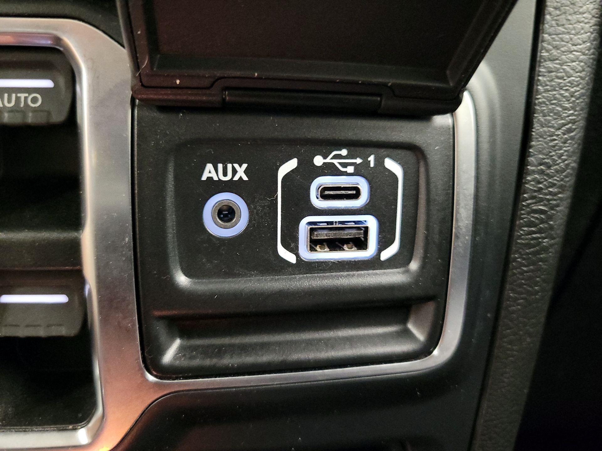 Thumbnail: 2019 Jeep Wrangler - 19