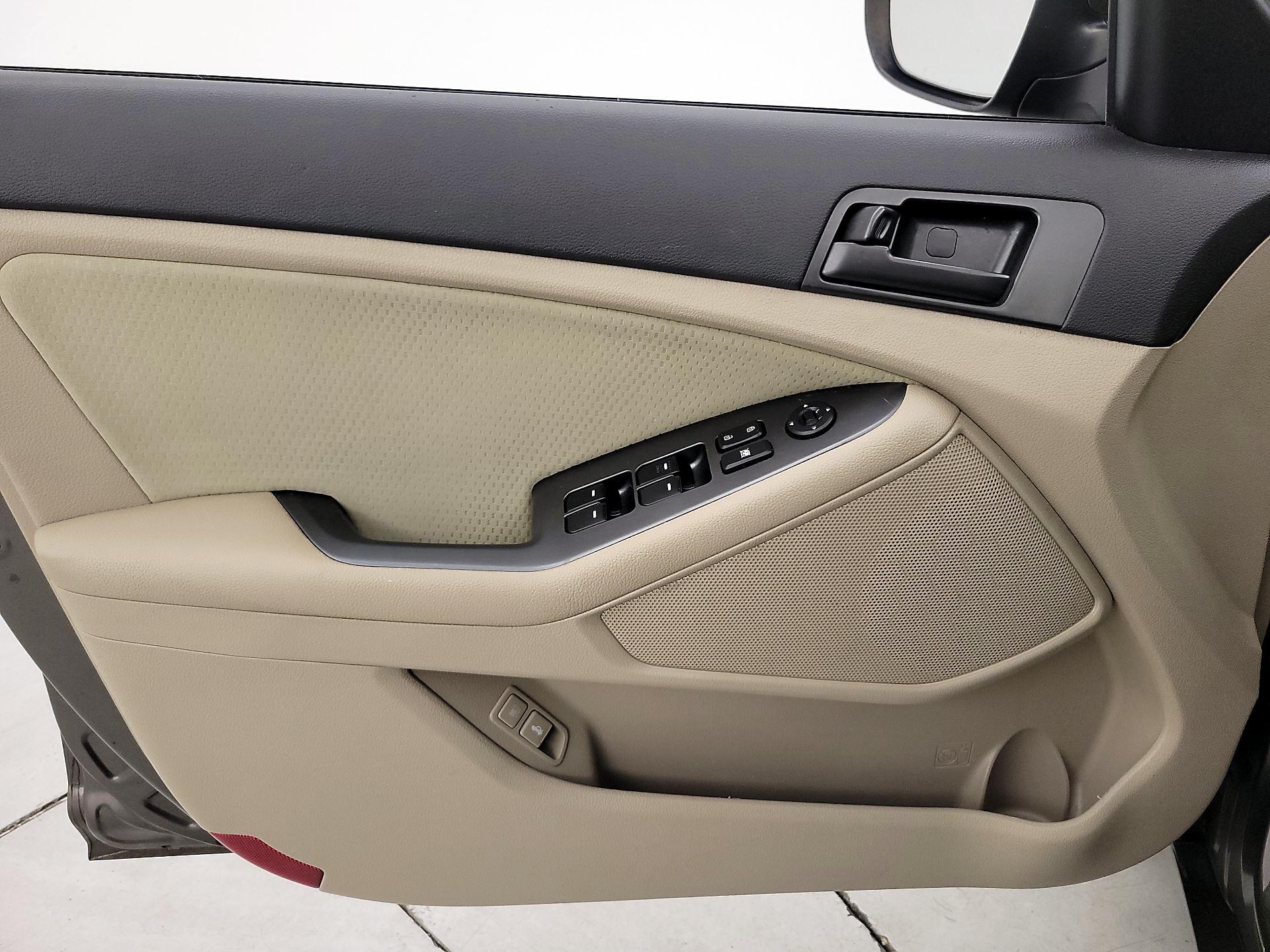 Thumbnail: 2013 Kia Optima - 12