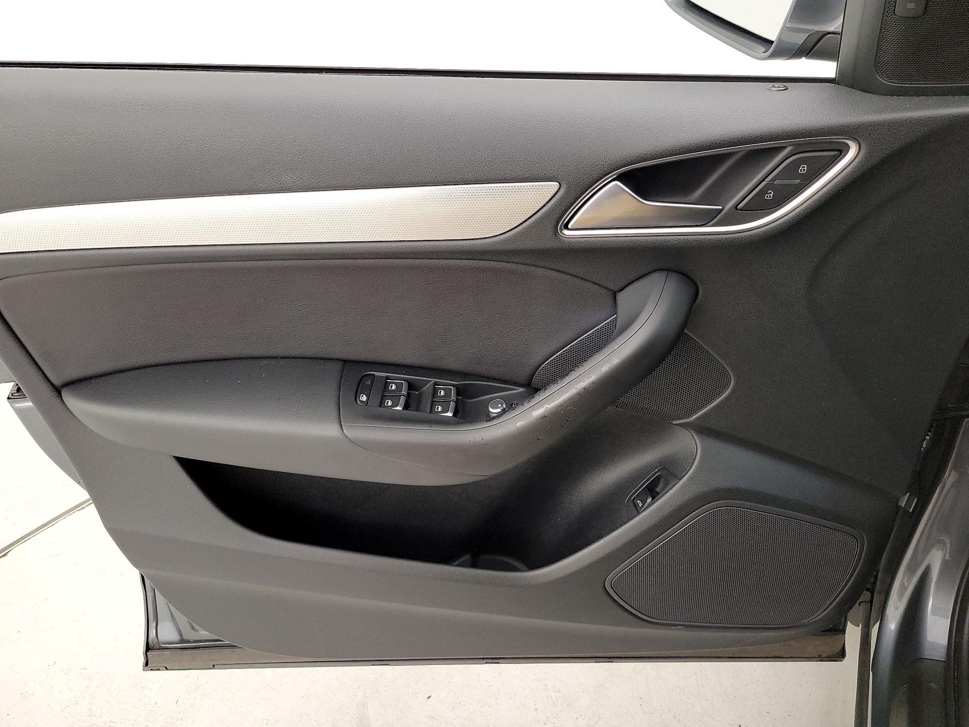 Thumbnail: 2016 Audi Q3 - 12