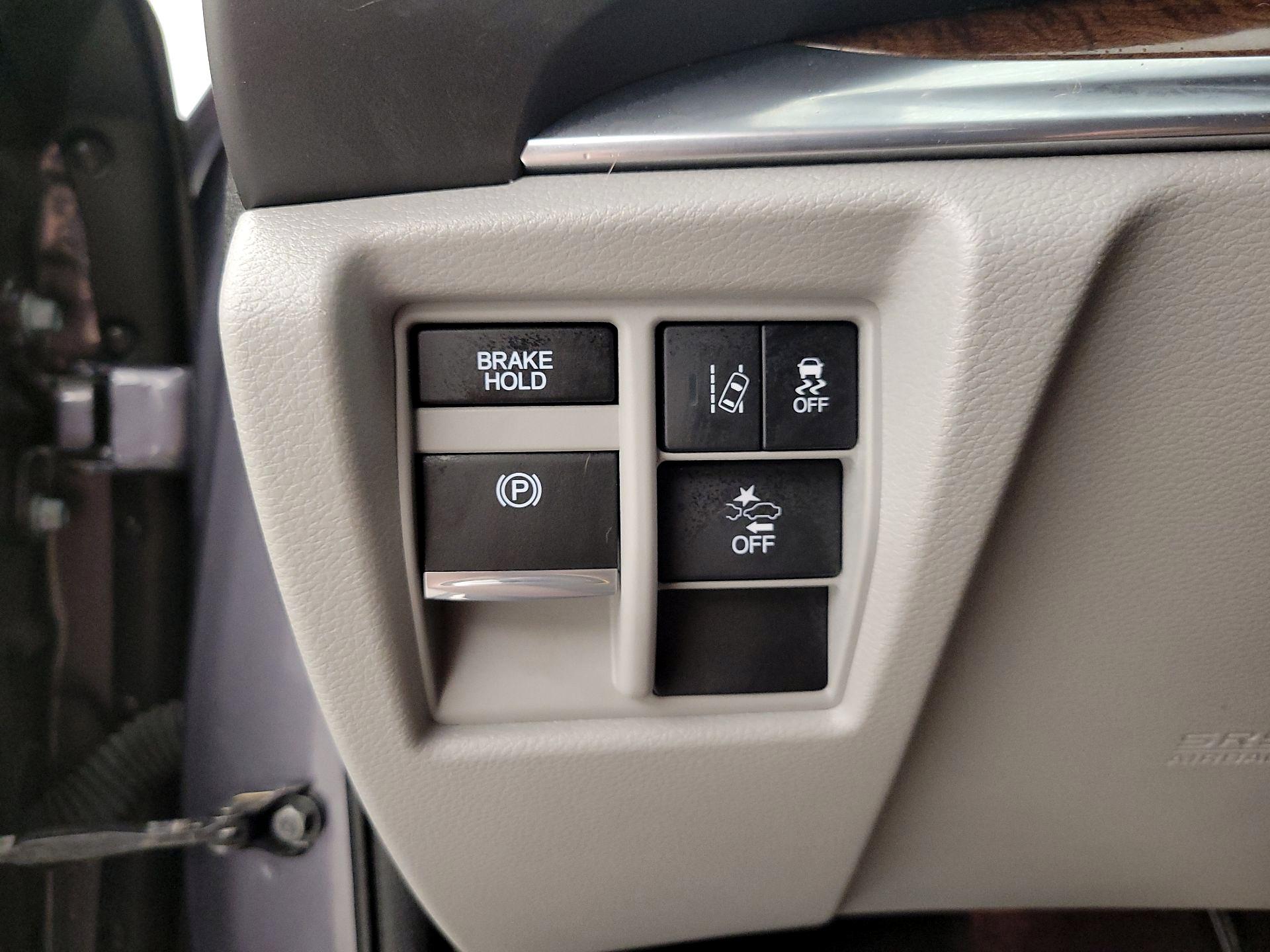 Thumbnail: 2018 Acura MDX - 13