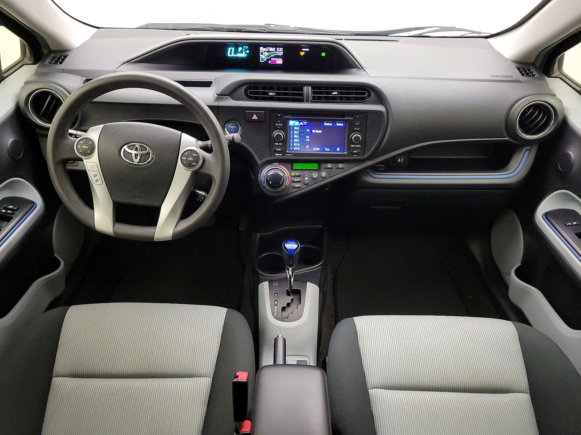Thumbnail: 2013 Toyota Prius c - 9