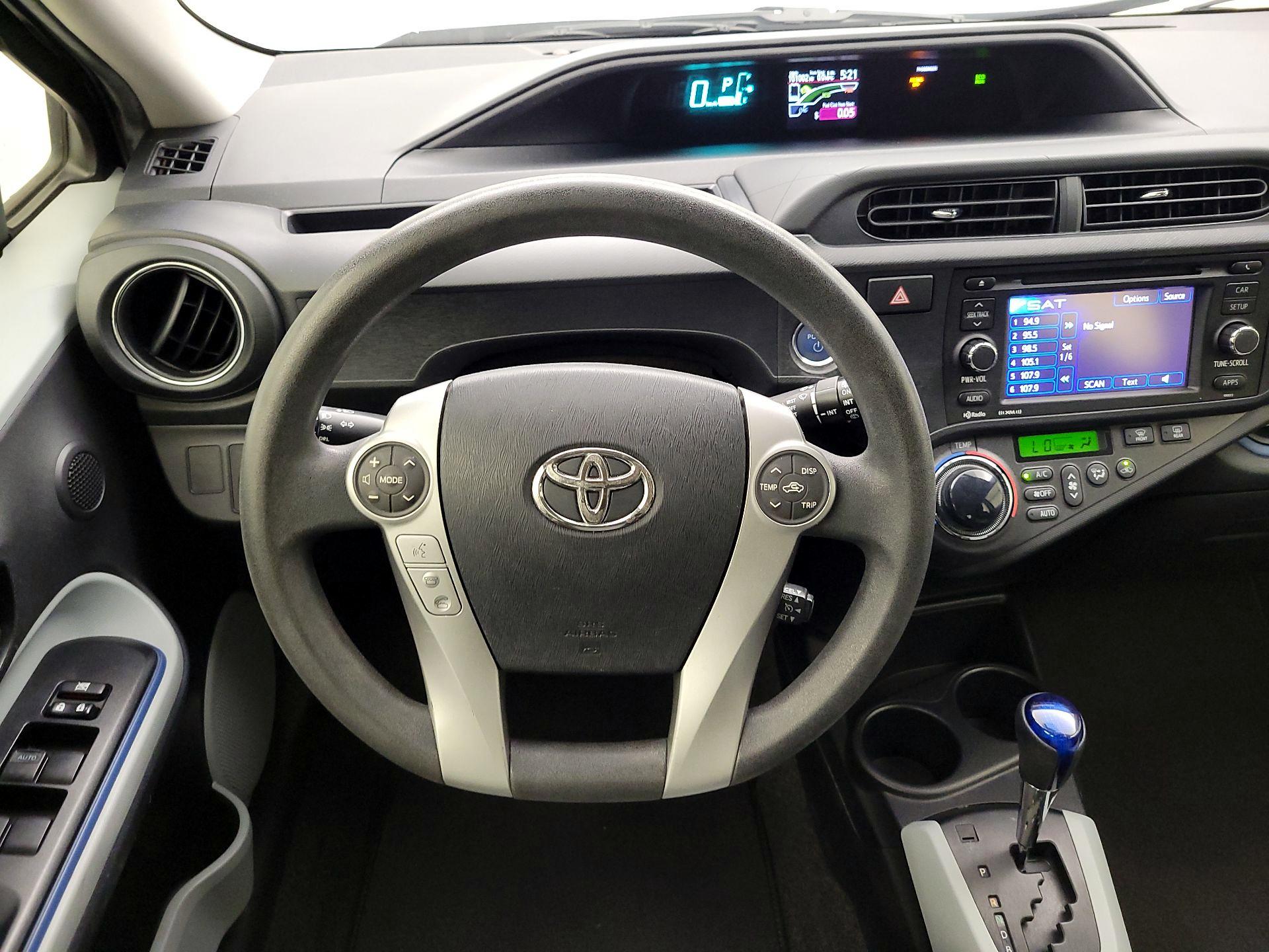 Thumbnail: 2013 Toyota Prius c - 10