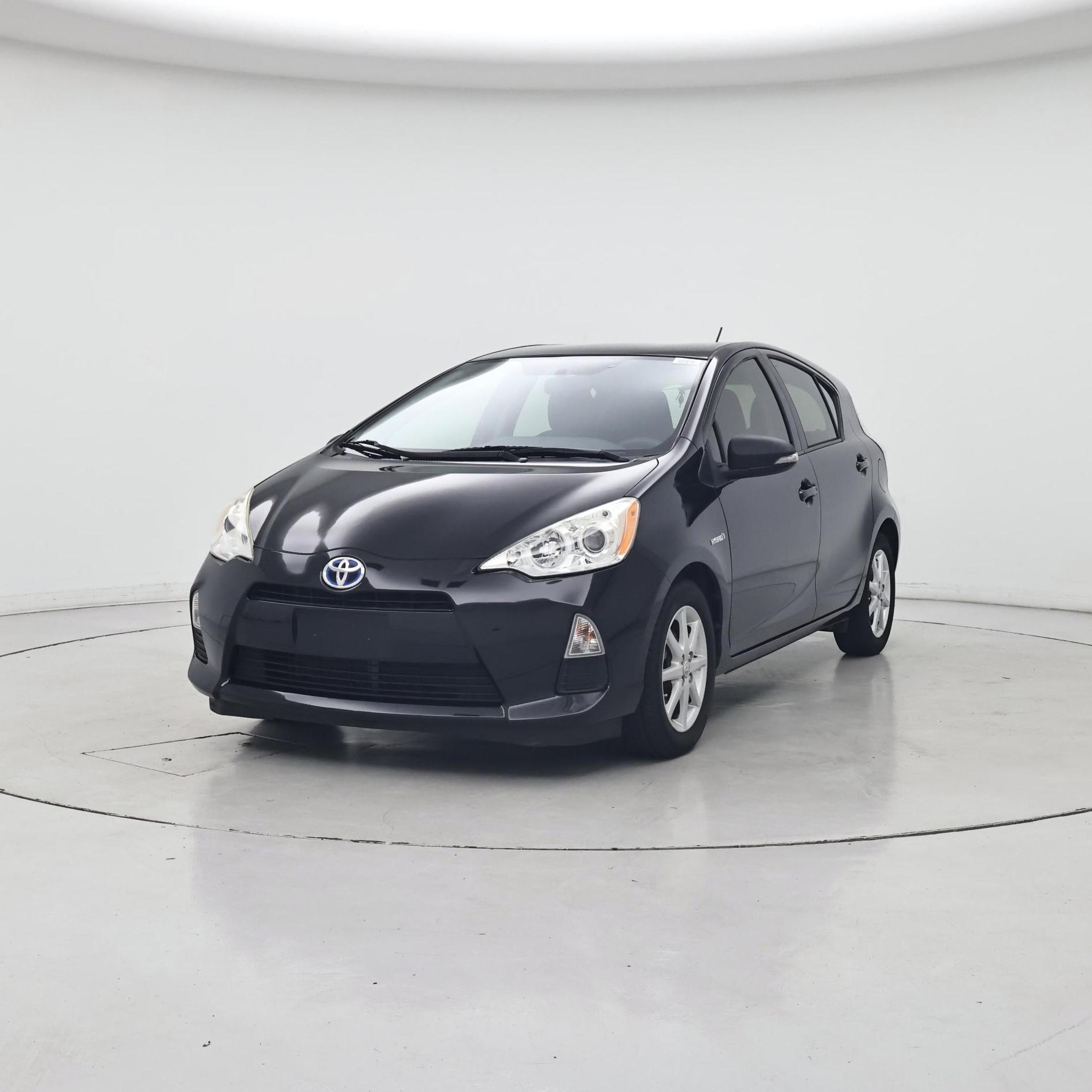 Thumbnail: 2013 Toyota Prius c - 4