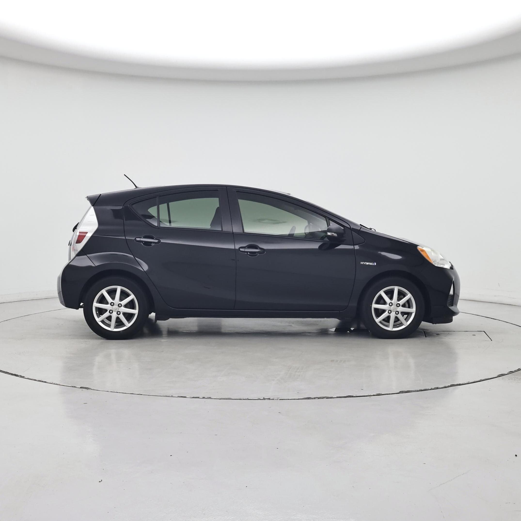 Thumbnail: 2013 Toyota Prius c - 7