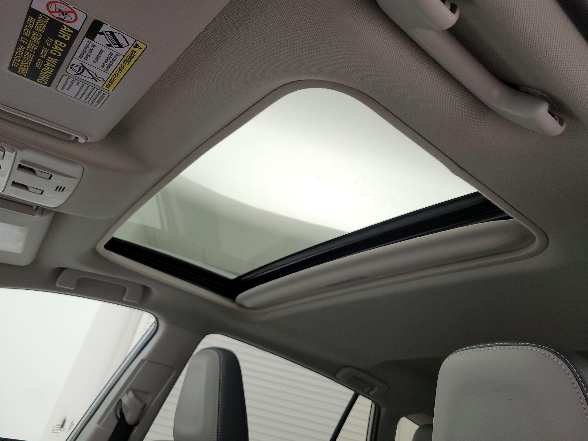 Thumbnail: 2015 Toyota RAV4 - 19