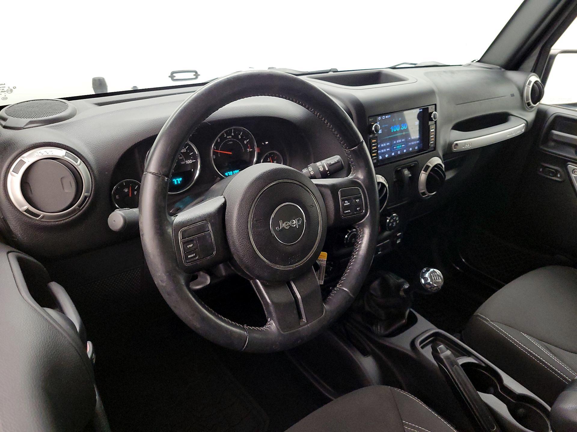 Thumbnail: 2017 Jeep Wrangler - 9