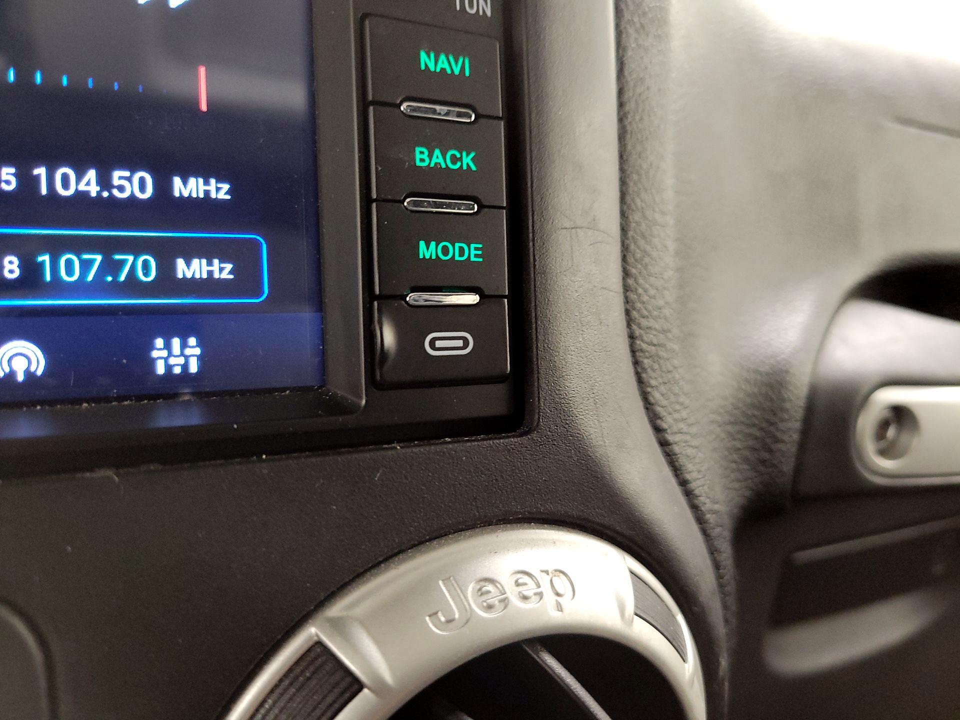 Thumbnail: 2017 Jeep Wrangler - 16