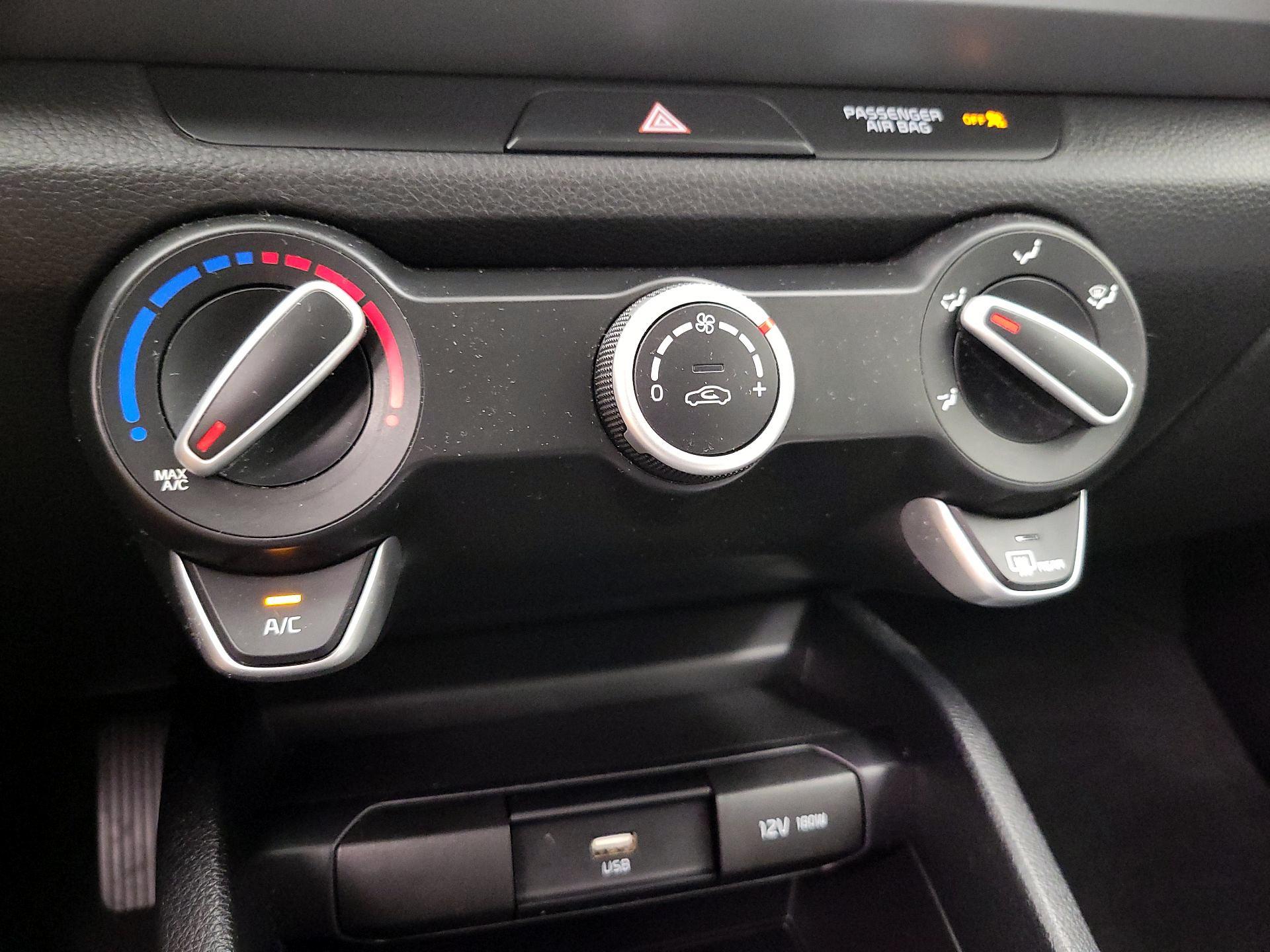Thumbnail: 2021 Kia Rio5 - 16
