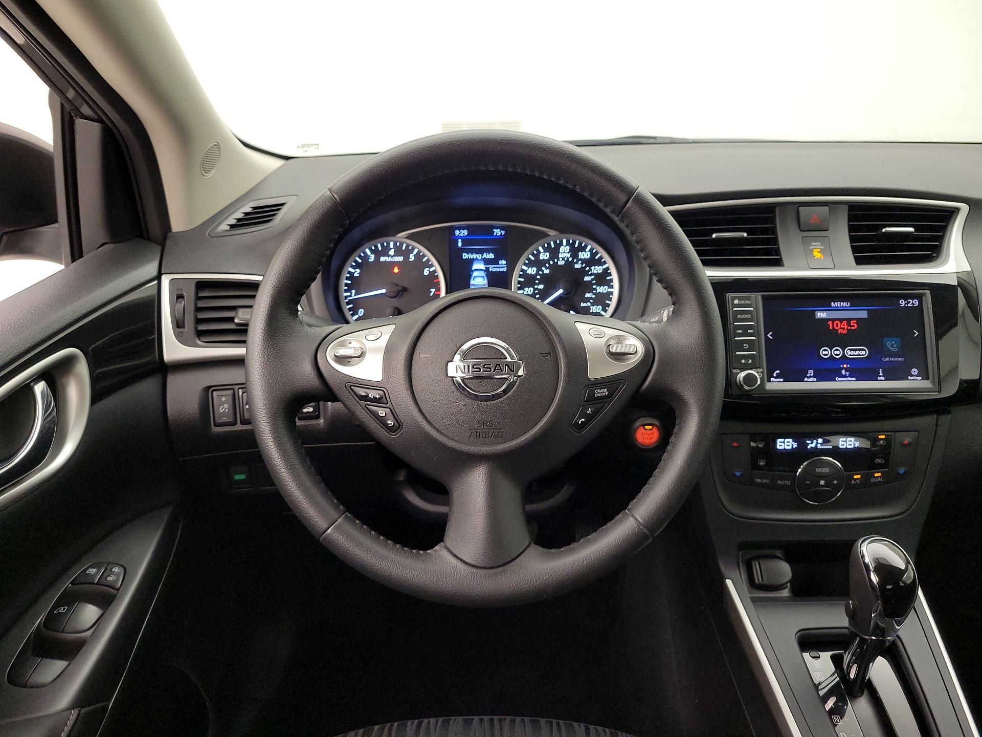 Thumbnail: 2019 Nissan Sentra - 10