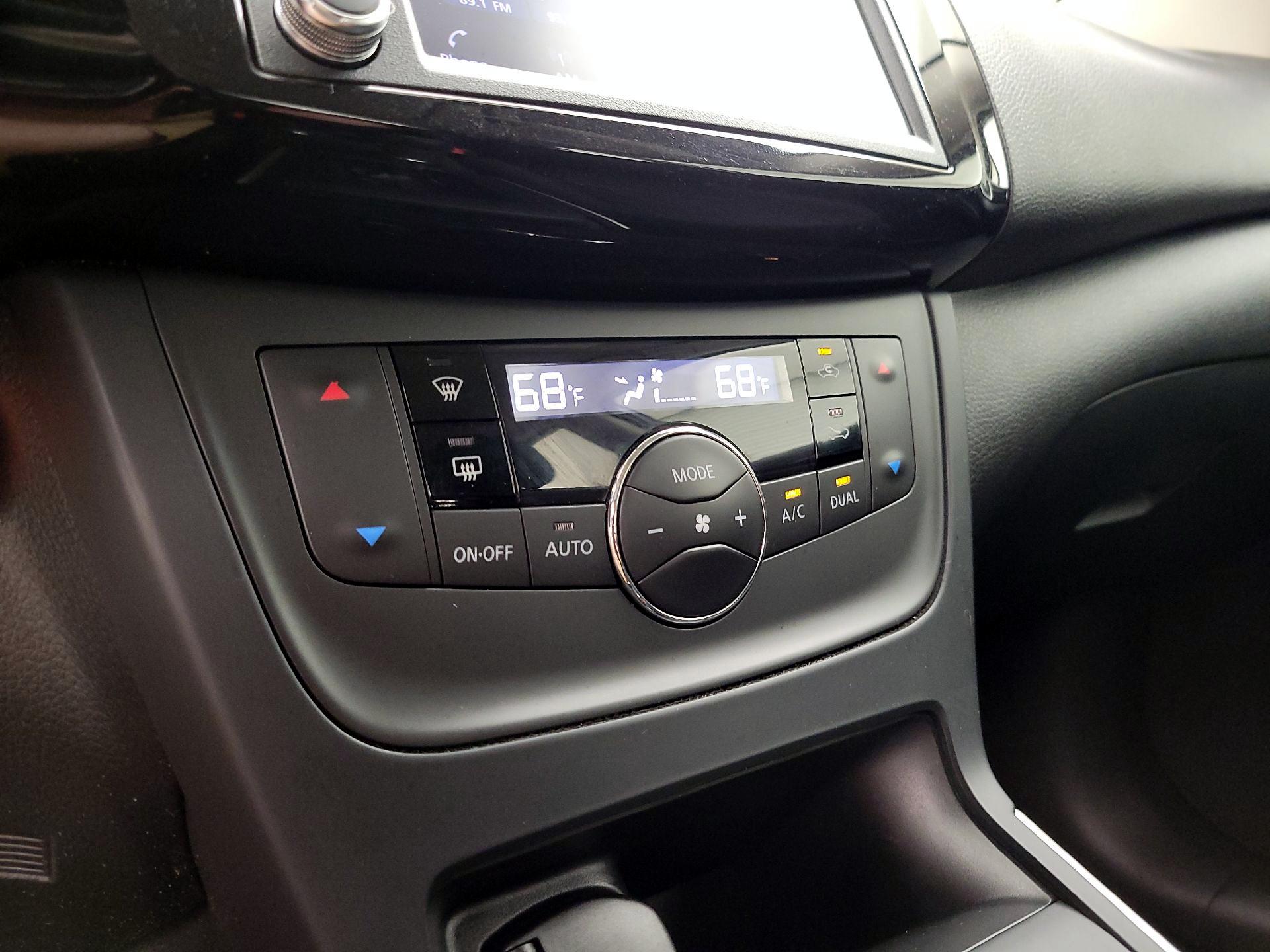 Thumbnail: 2019 Nissan Sentra - 16