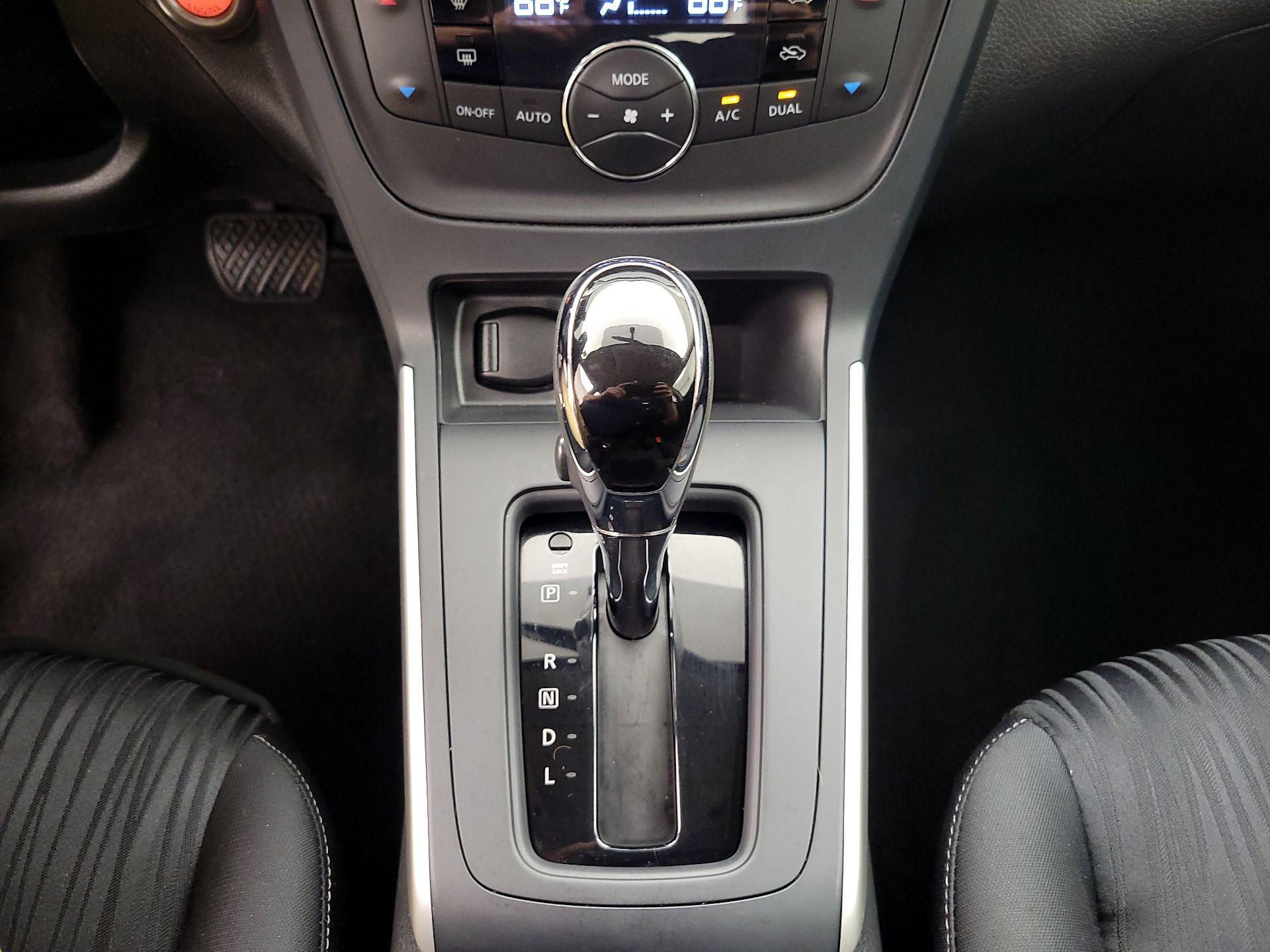 Thumbnail: 2019 Nissan Sentra - 17