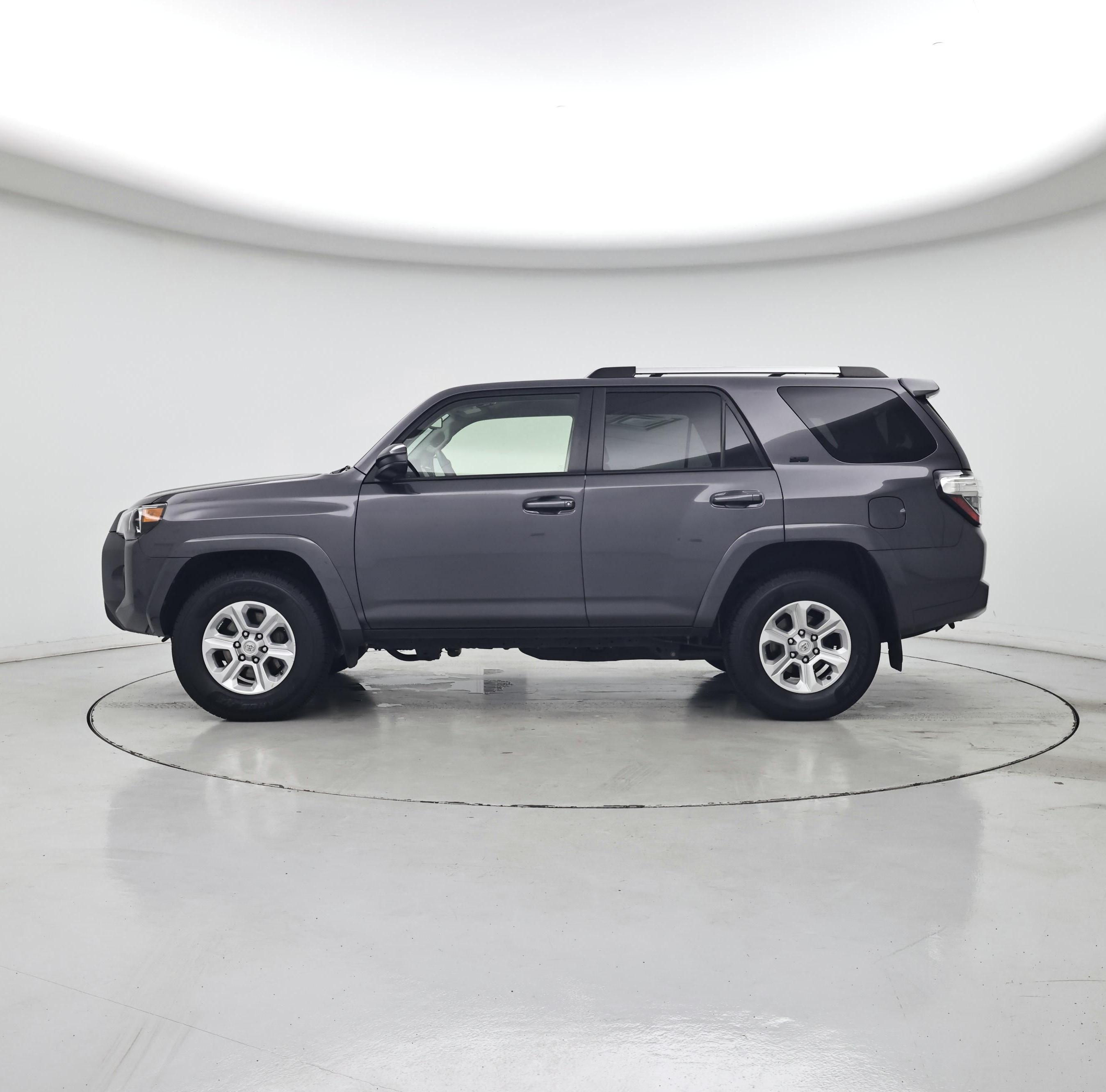 Thumbnail: 2021 Toyota 4Runner - 3