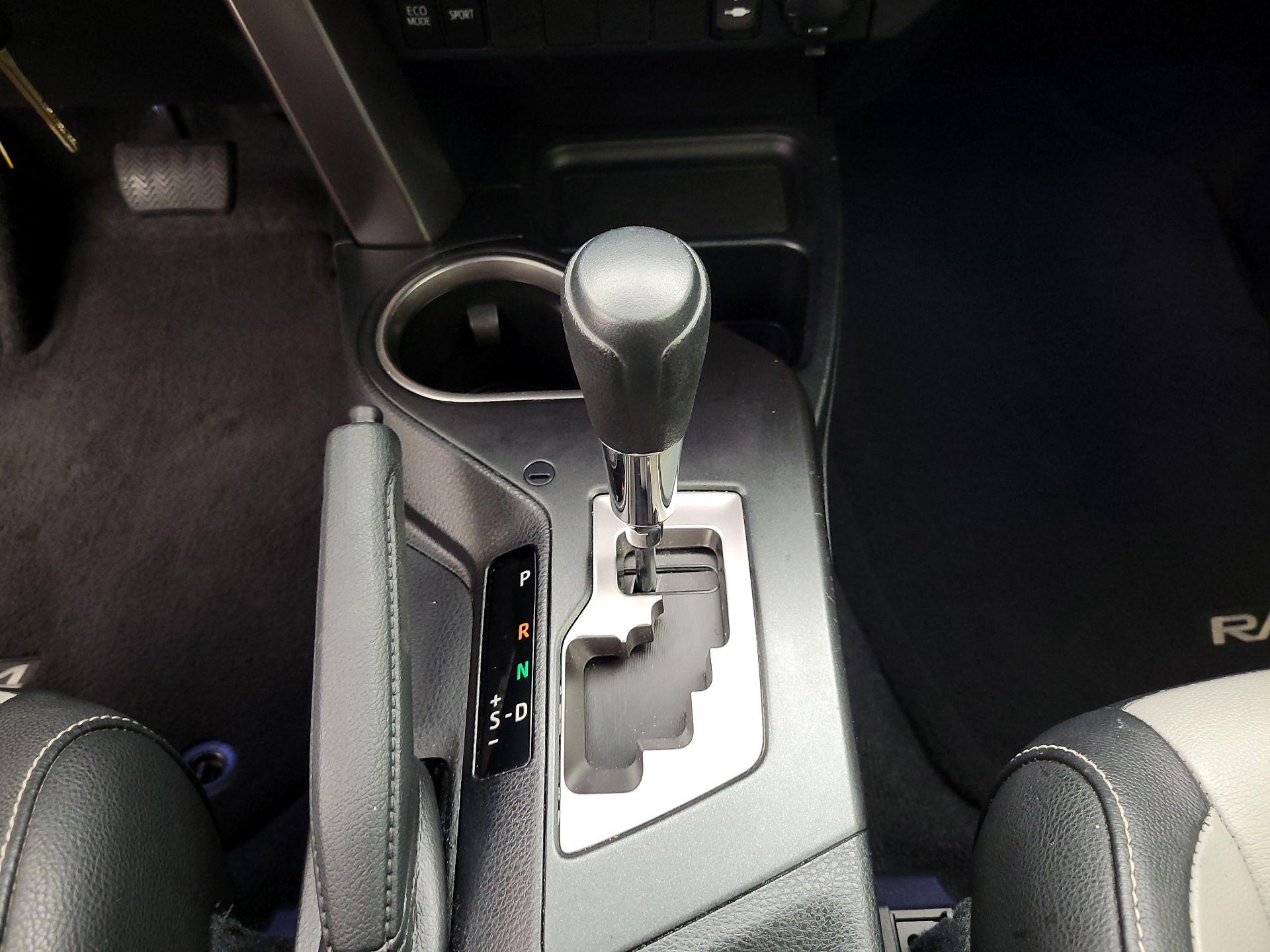 Thumbnail: 2017 Toyota RAV4 - 17