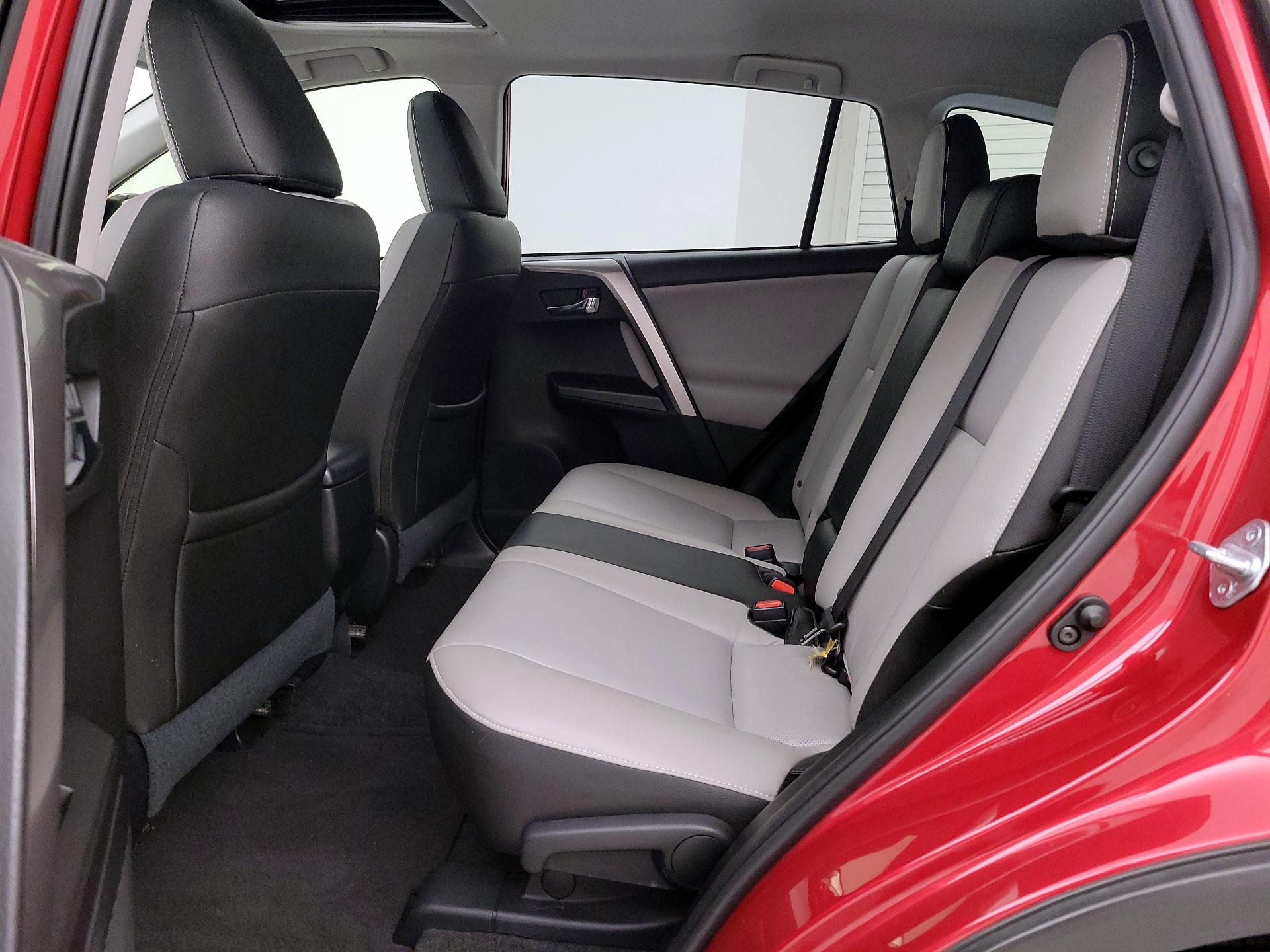 Thumbnail: 2017 Toyota RAV4 - 20