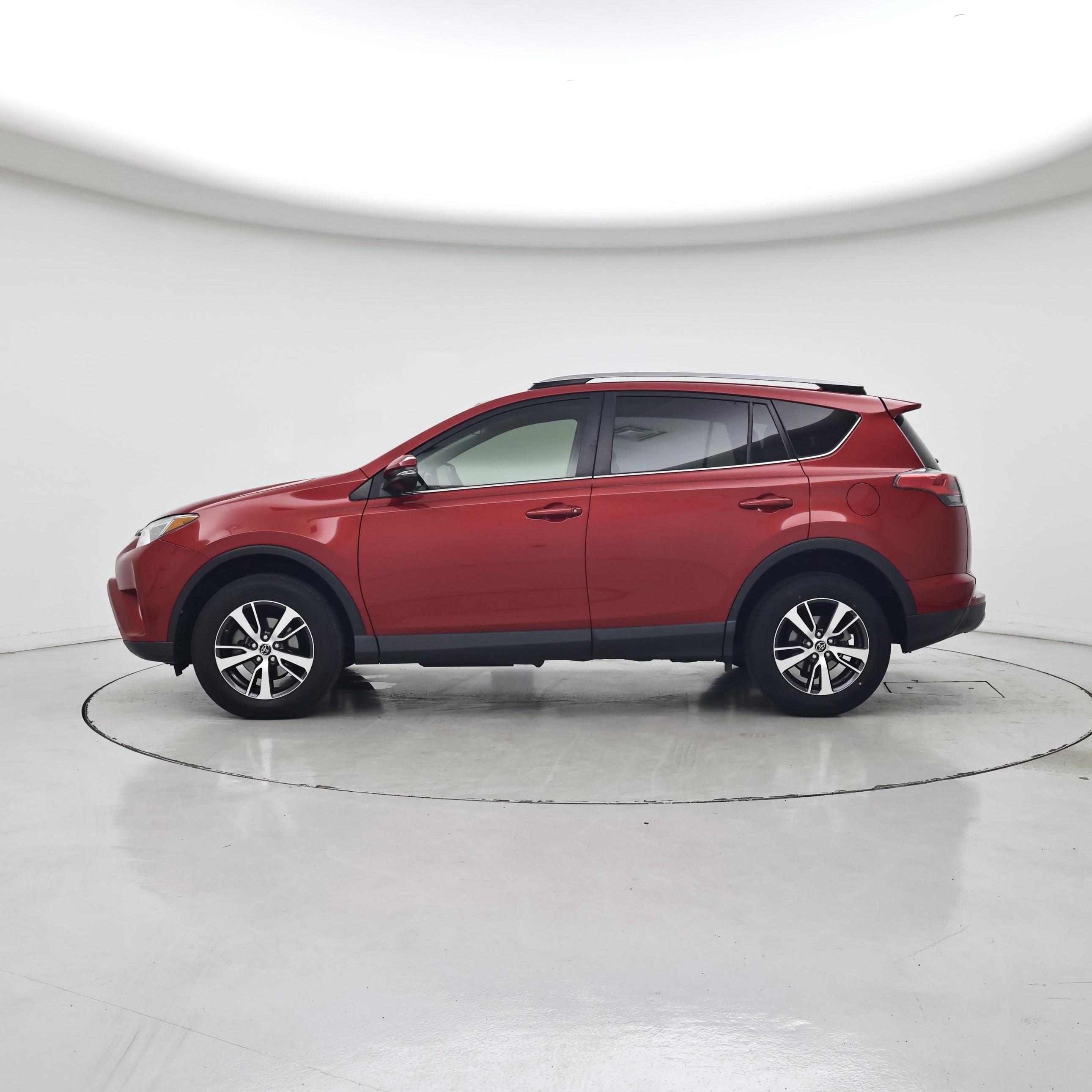 Thumbnail: 2017 Toyota RAV4 - 3